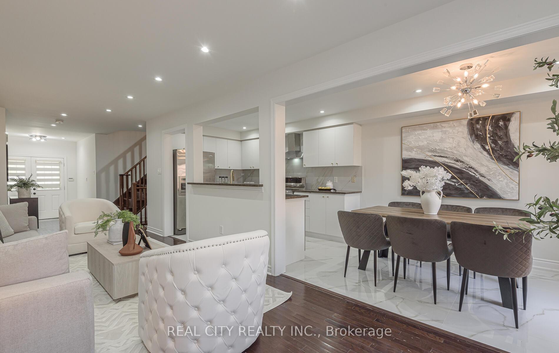 Photo 2 of 27 Bellhaven Crescent, Brampton, Sandringham-Wellington — HOMEH