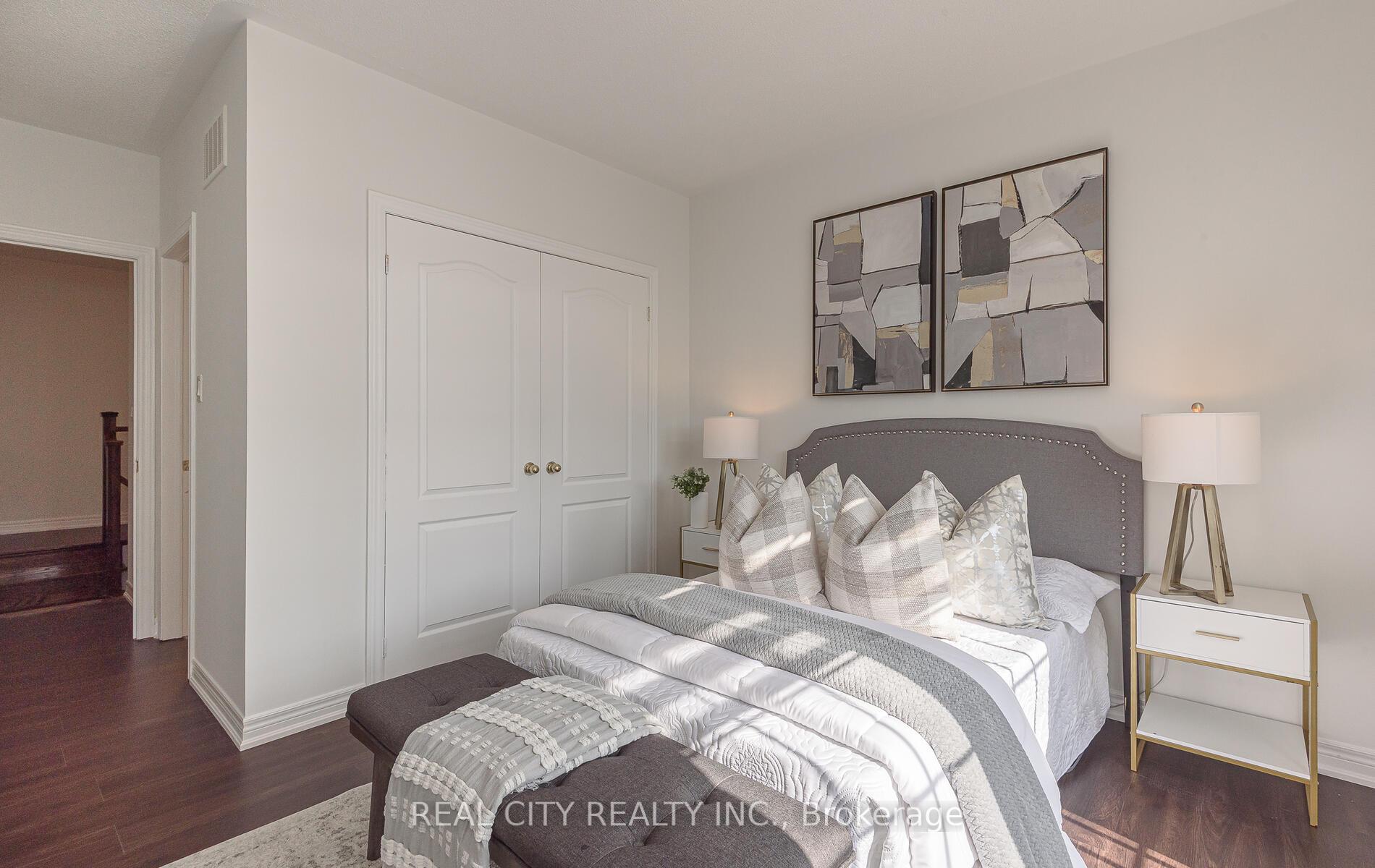 Photo 18 of 27 Bellhaven Crescent, Brampton, Sandringham-Wellington — HOMEH
