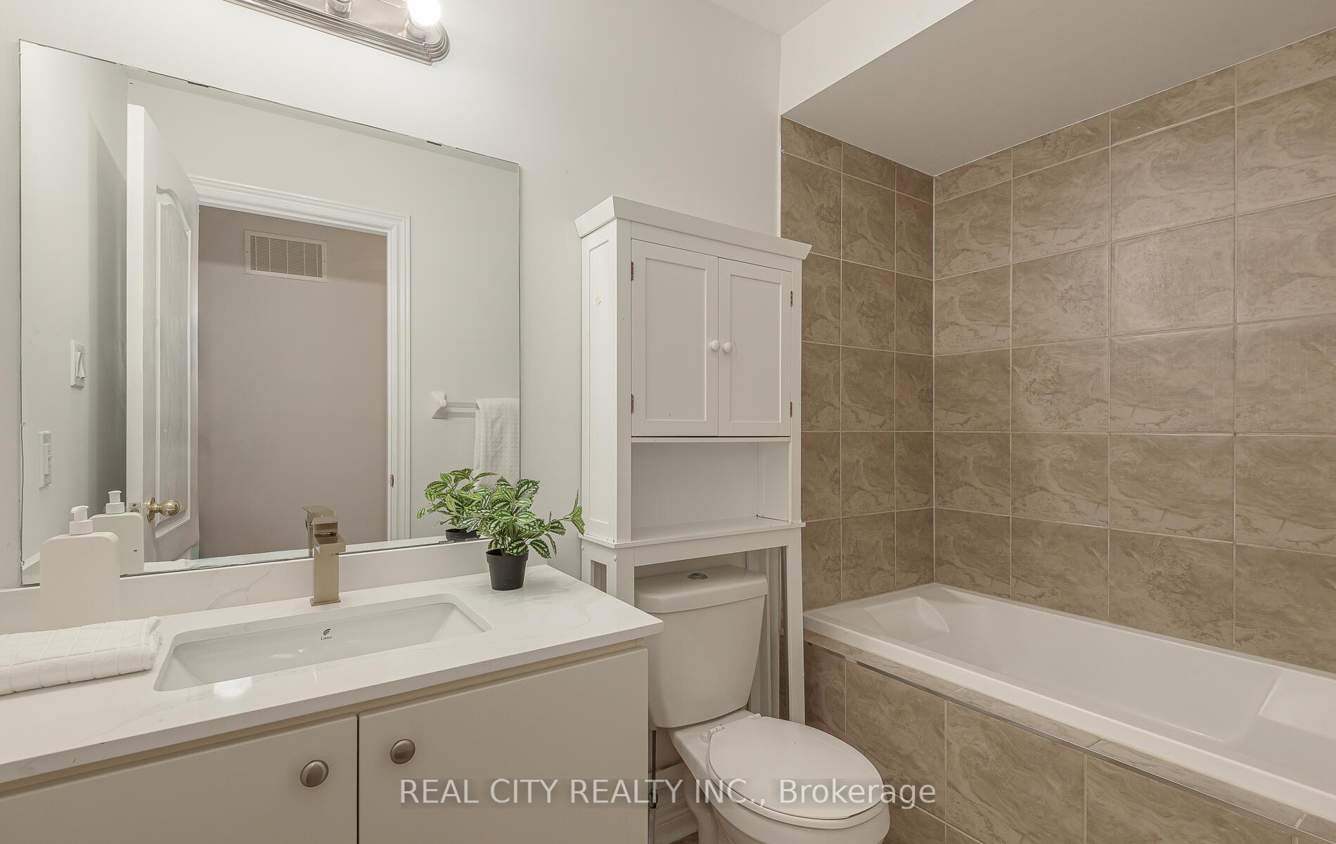 Photo 25 of 27 Bellhaven Crescent, Brampton, Sandringham-Wellington — HOMEH