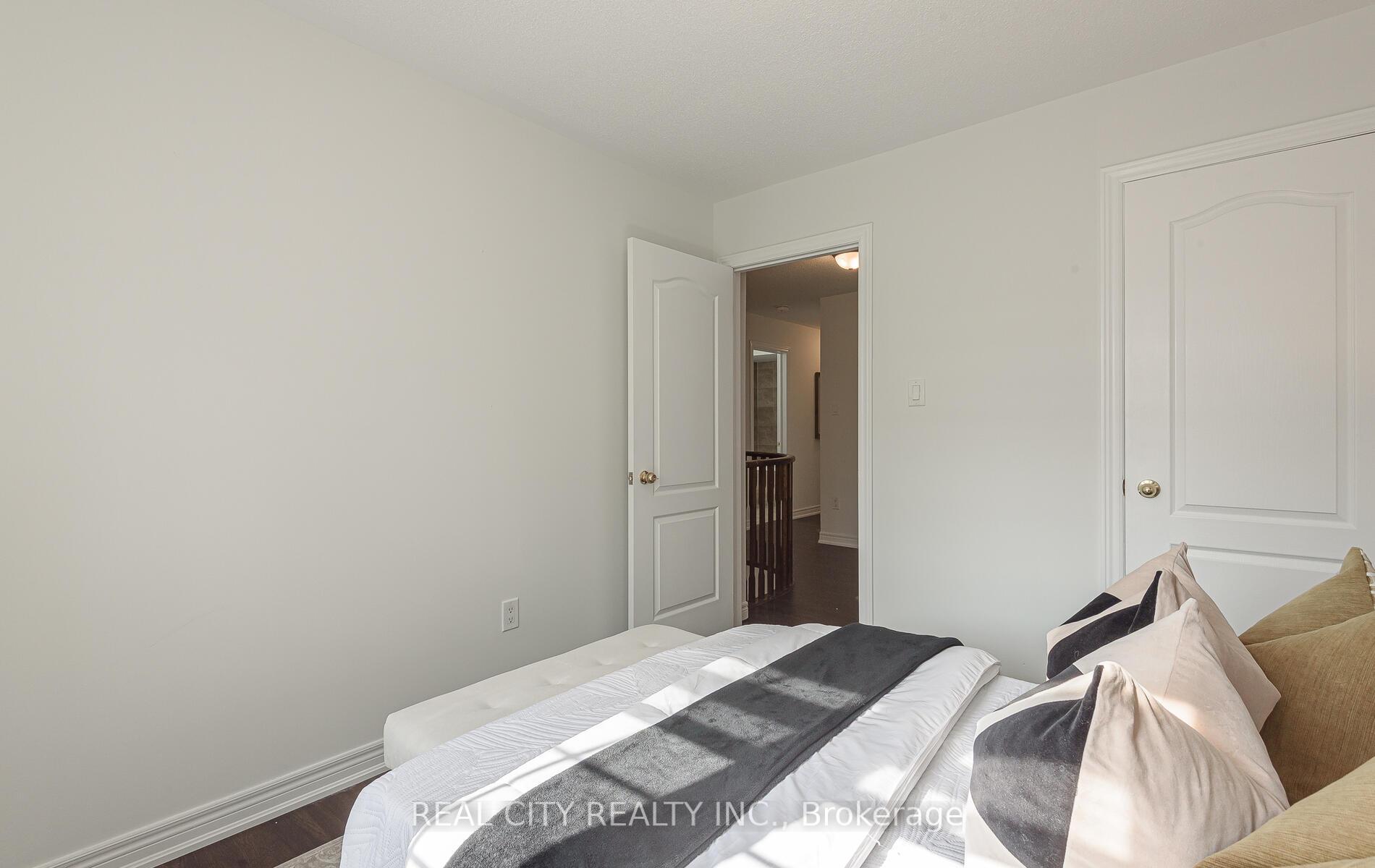 Photo 27 of 27 Bellhaven Crescent, Brampton, Sandringham-Wellington — HOMEH