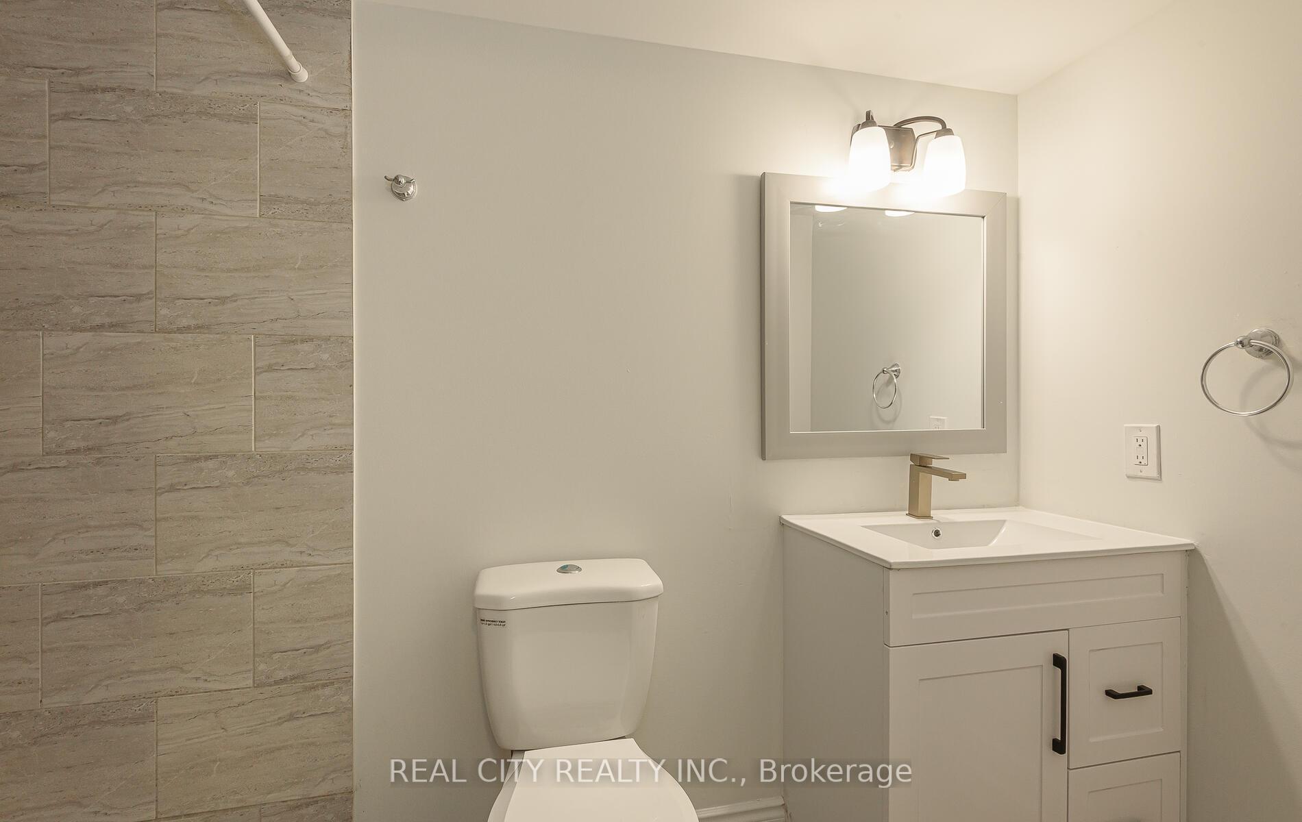 Photo 33 of 27 Bellhaven Crescent, Brampton, Sandringham-Wellington — HOMEH