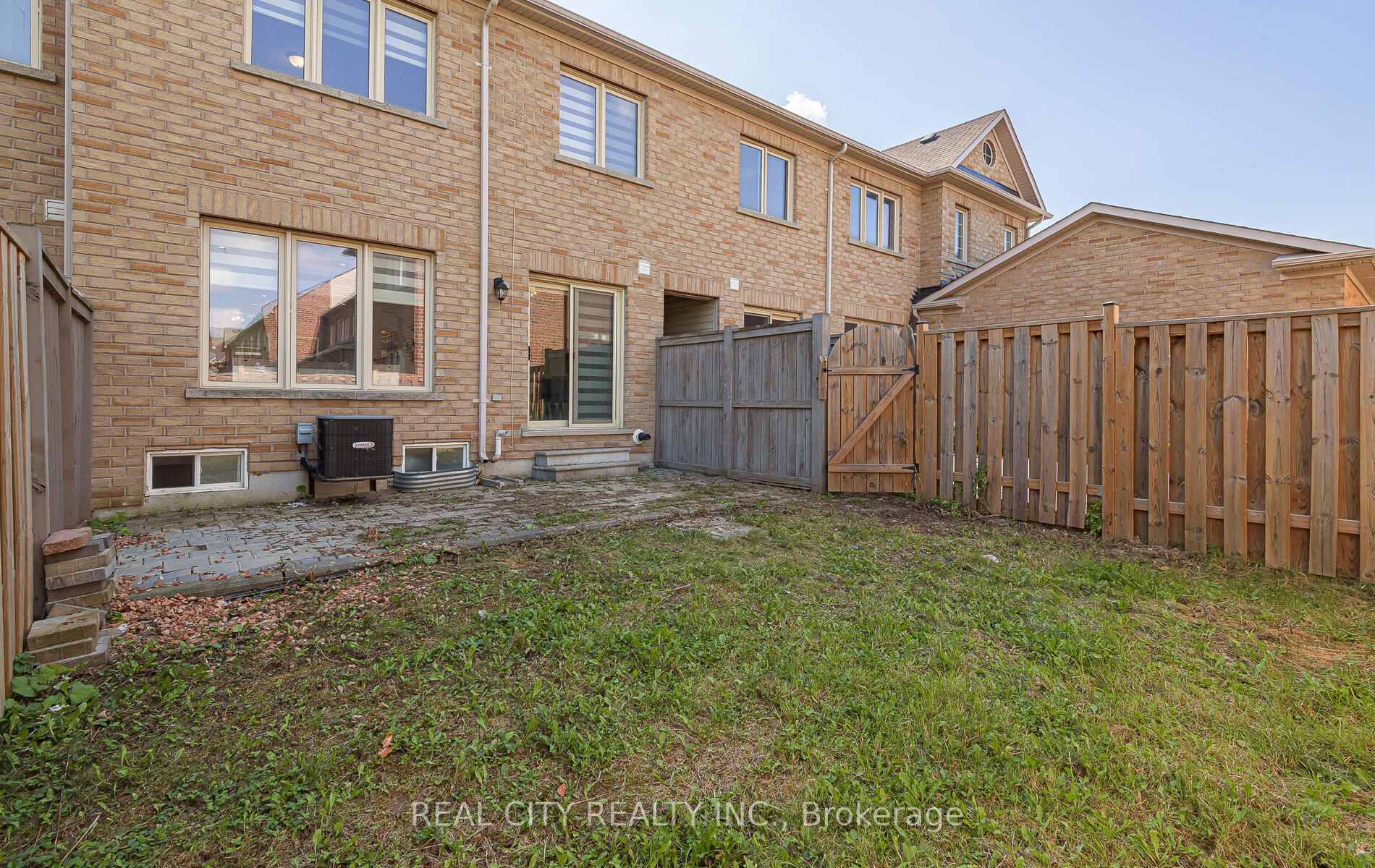 Photo 36 of 27 Bellhaven Crescent, Brampton, Sandringham-Wellington — HOMEH