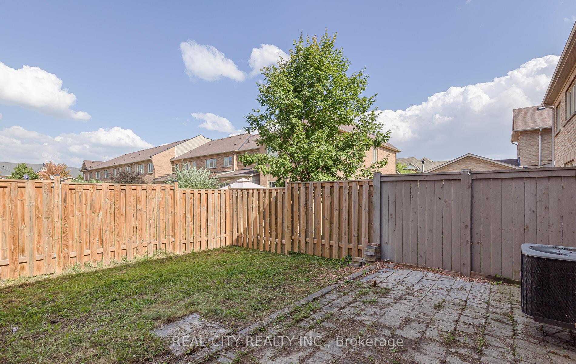 Photo 37 of 27 Bellhaven Crescent, Brampton, Sandringham-Wellington — HOMEH