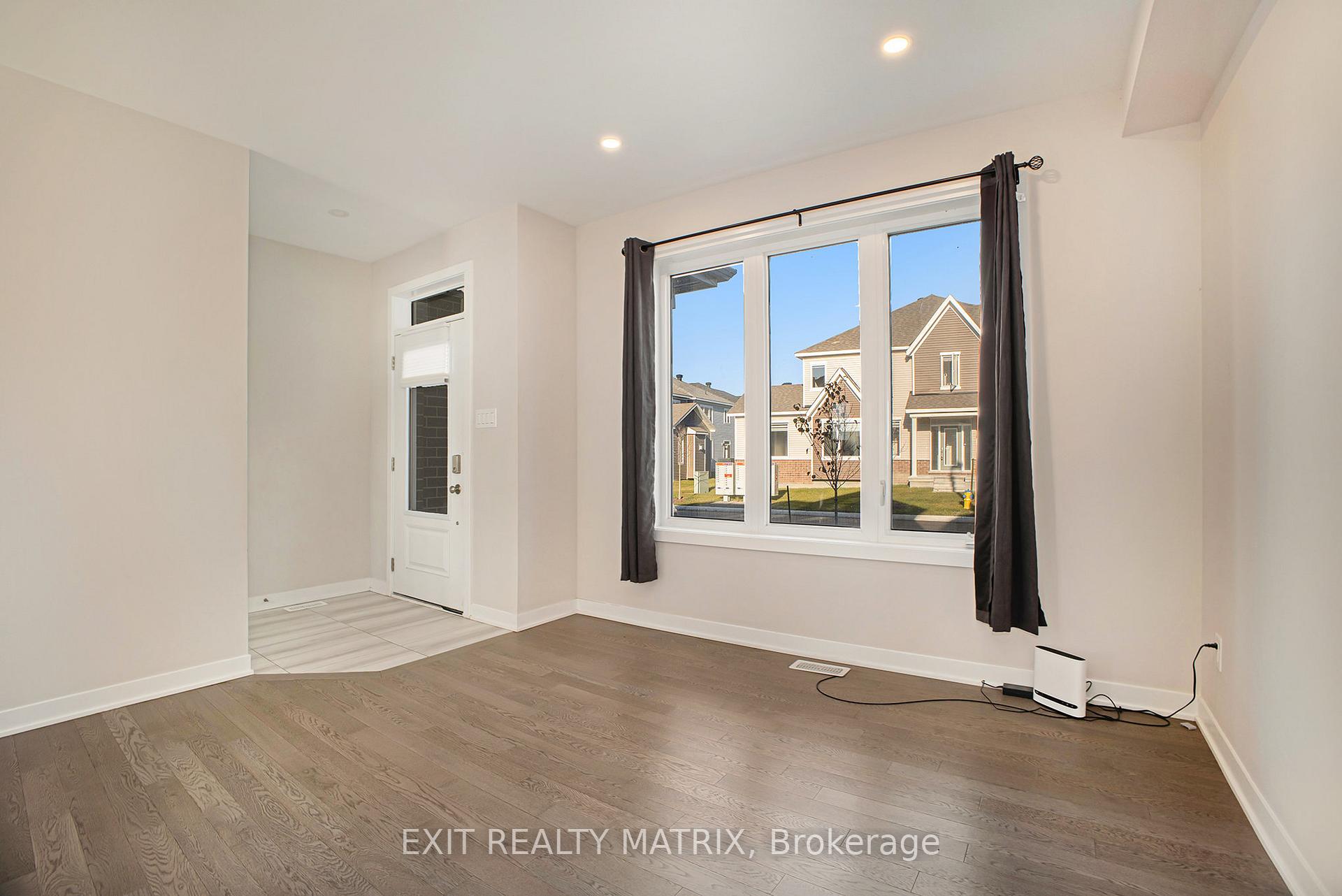 Photo 7 of 328 Appalachian Circle, Ottawa, Barrhaven - Half Moon Bay — HOMEH
