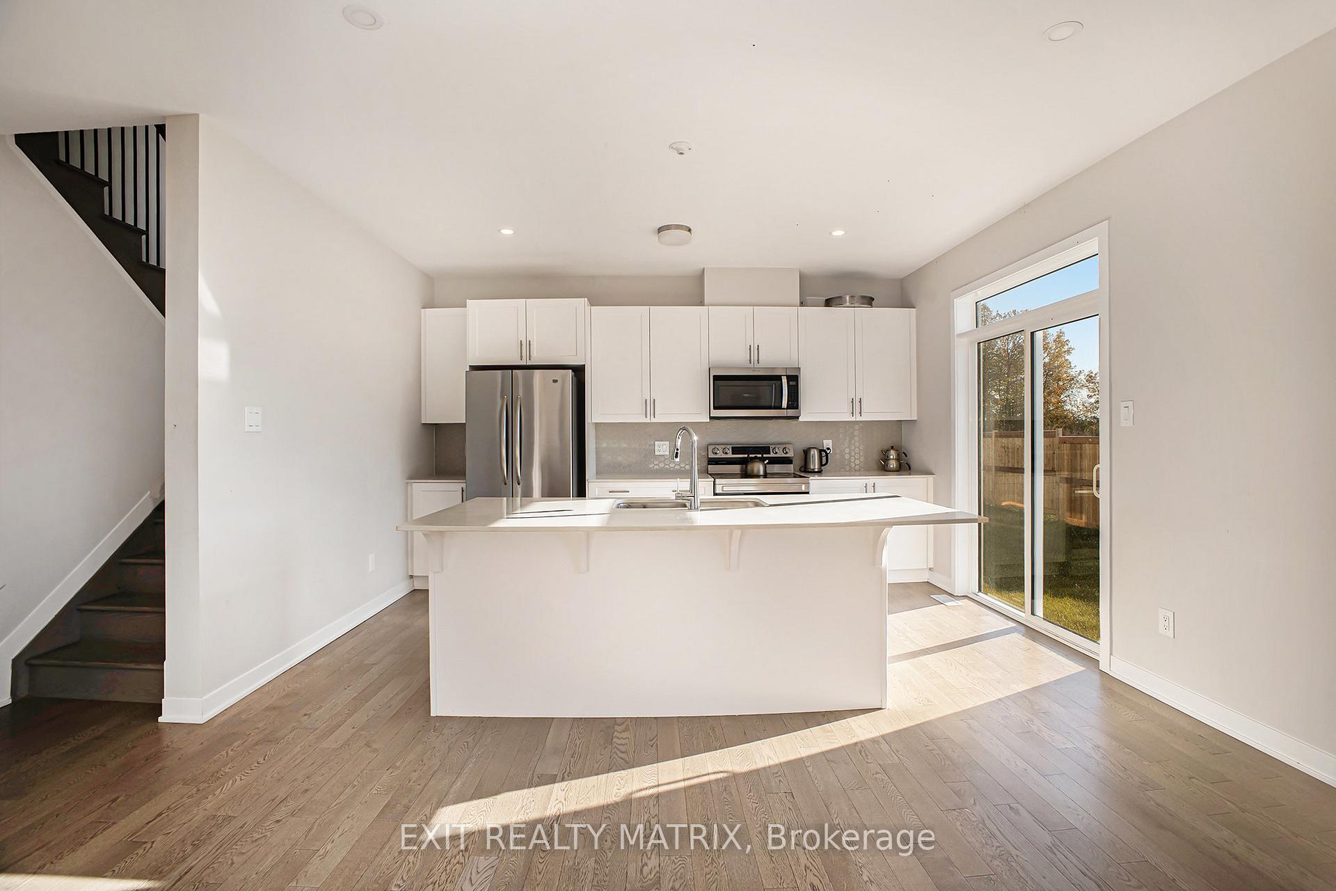Photo 9 of 328 Appalachian Circle, Ottawa, Barrhaven - Half Moon Bay — HOMEH