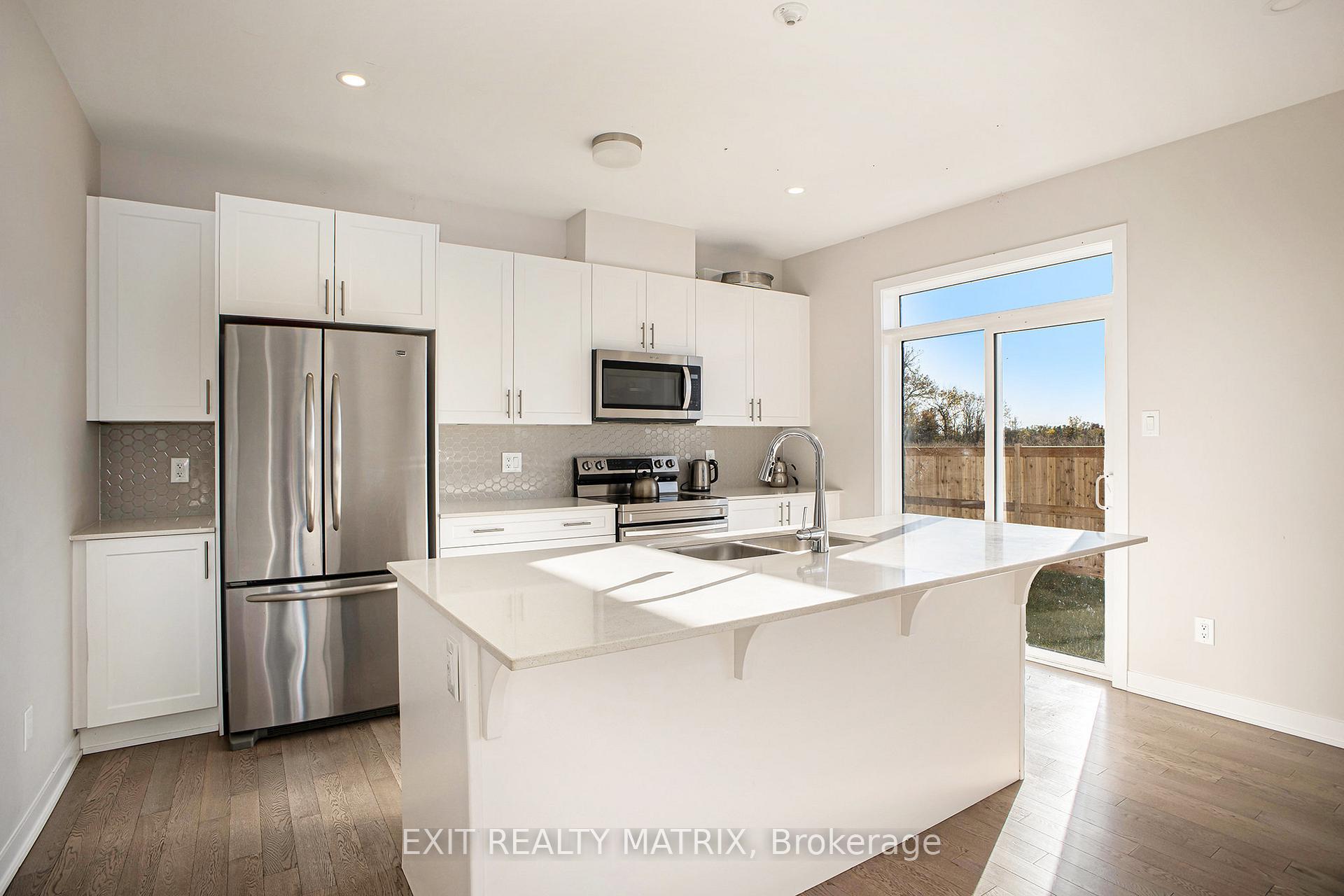 Photo 10 of 328 Appalachian Circle, Ottawa, Barrhaven - Half Moon Bay — HOMEH