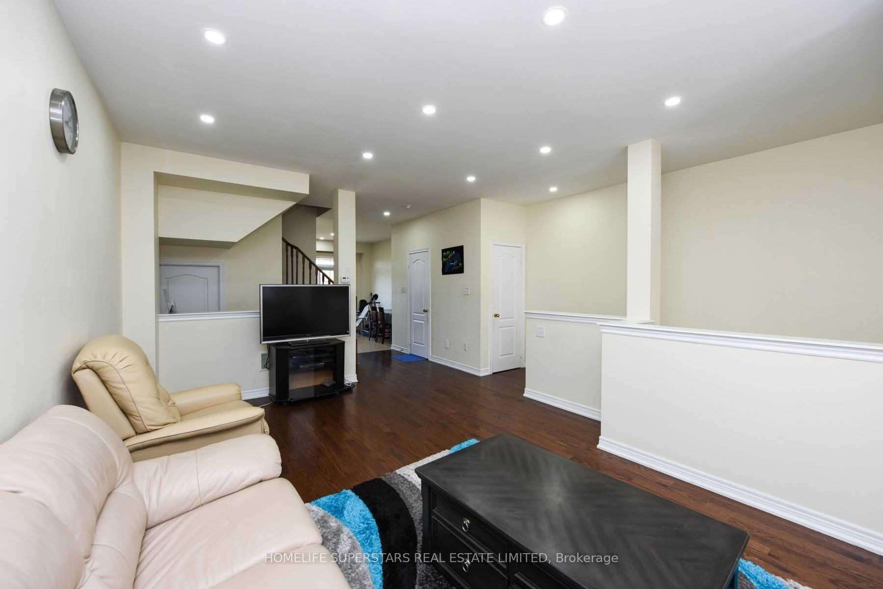 Photo 15 of 50 Sea Drifter Crescent, Brampton, Bram East — HOMEH