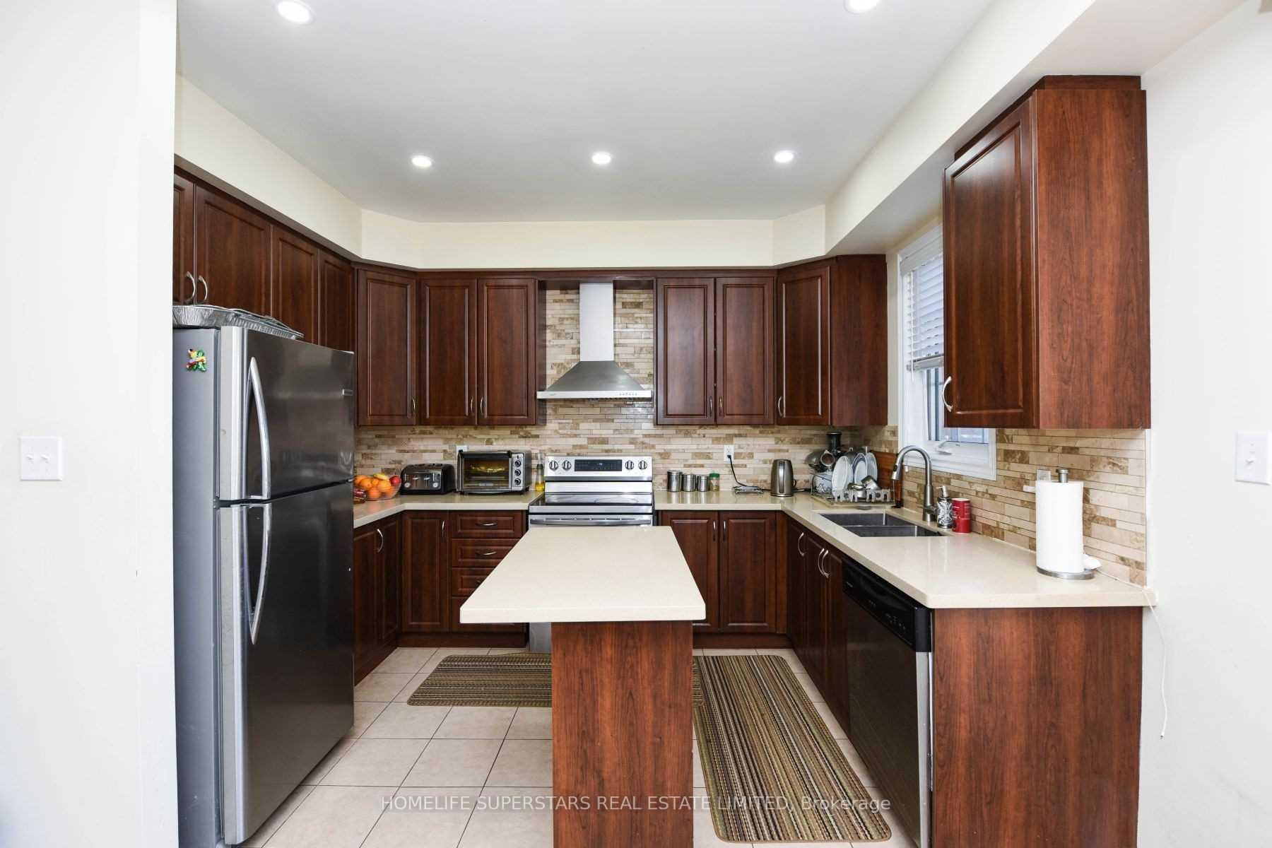 Photo 23 of 50 Sea Drifter Crescent, Brampton, Bram East — HOMEH