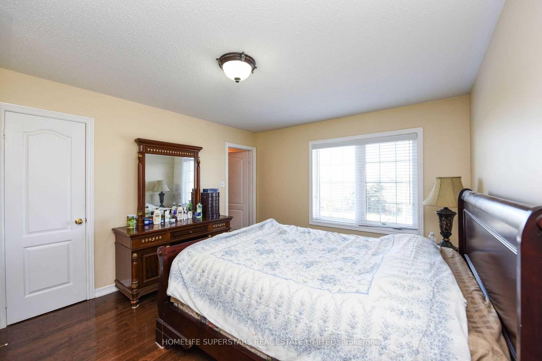 Photo 9 of 50 Sea Drifter Crescent, Brampton, Bram East — HOMEH