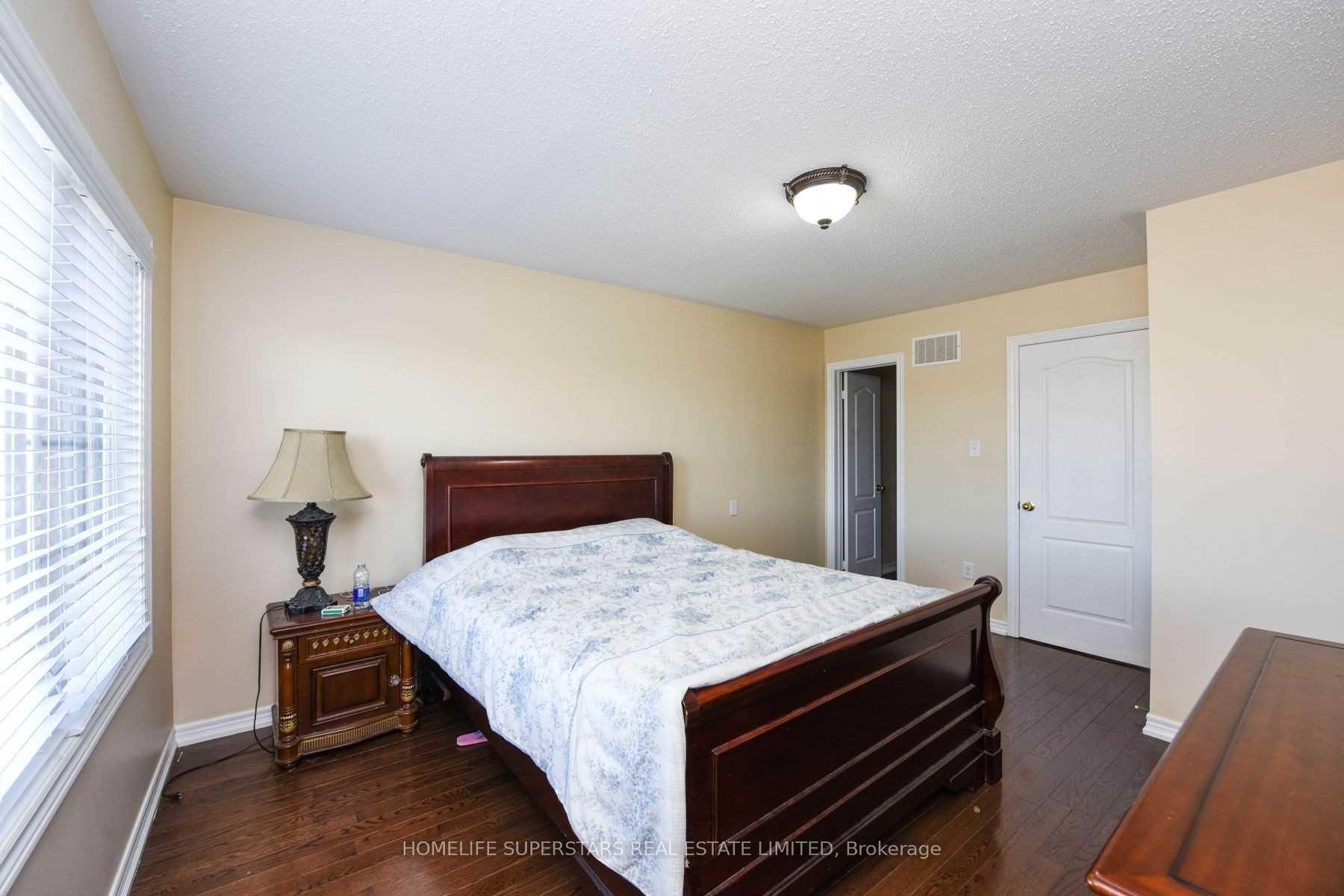 Photo 11 of 50 Sea Drifter Crescent, Brampton, Bram East — HOMEH