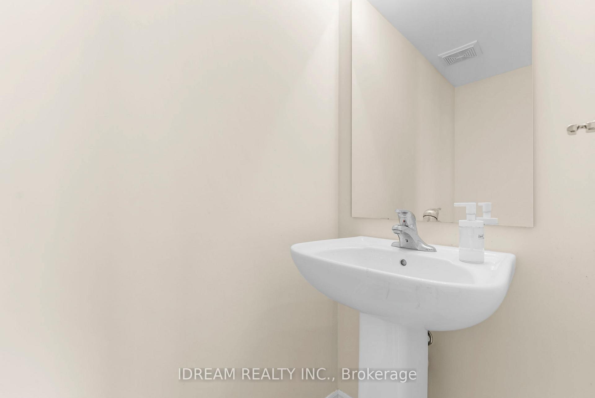 Photo 5 of 21 Miami Grove, Brampton, Heart Lake East — HOMEH