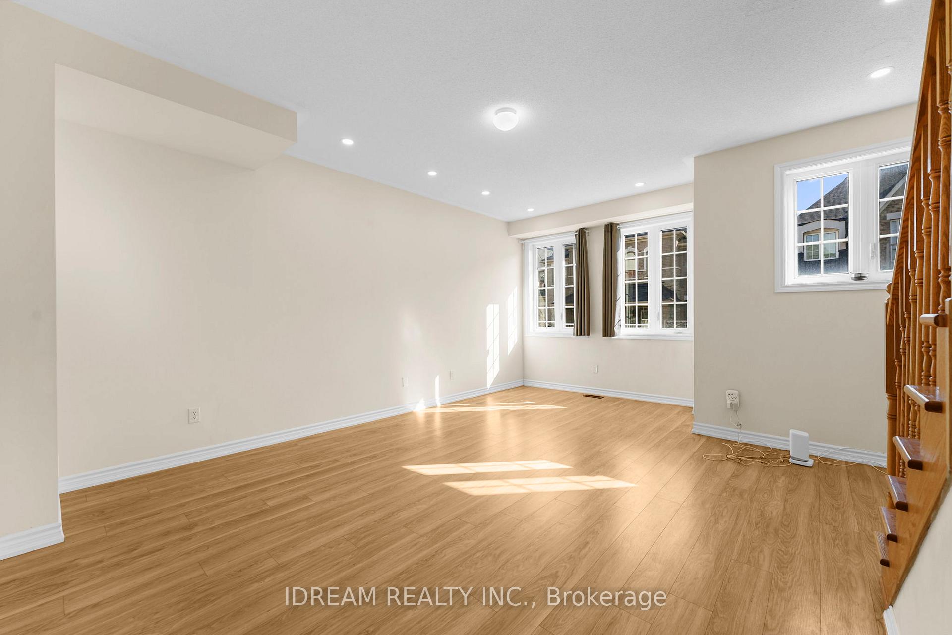 Photo 8 of 21 Miami Grove, Brampton, Heart Lake East — HOMEH