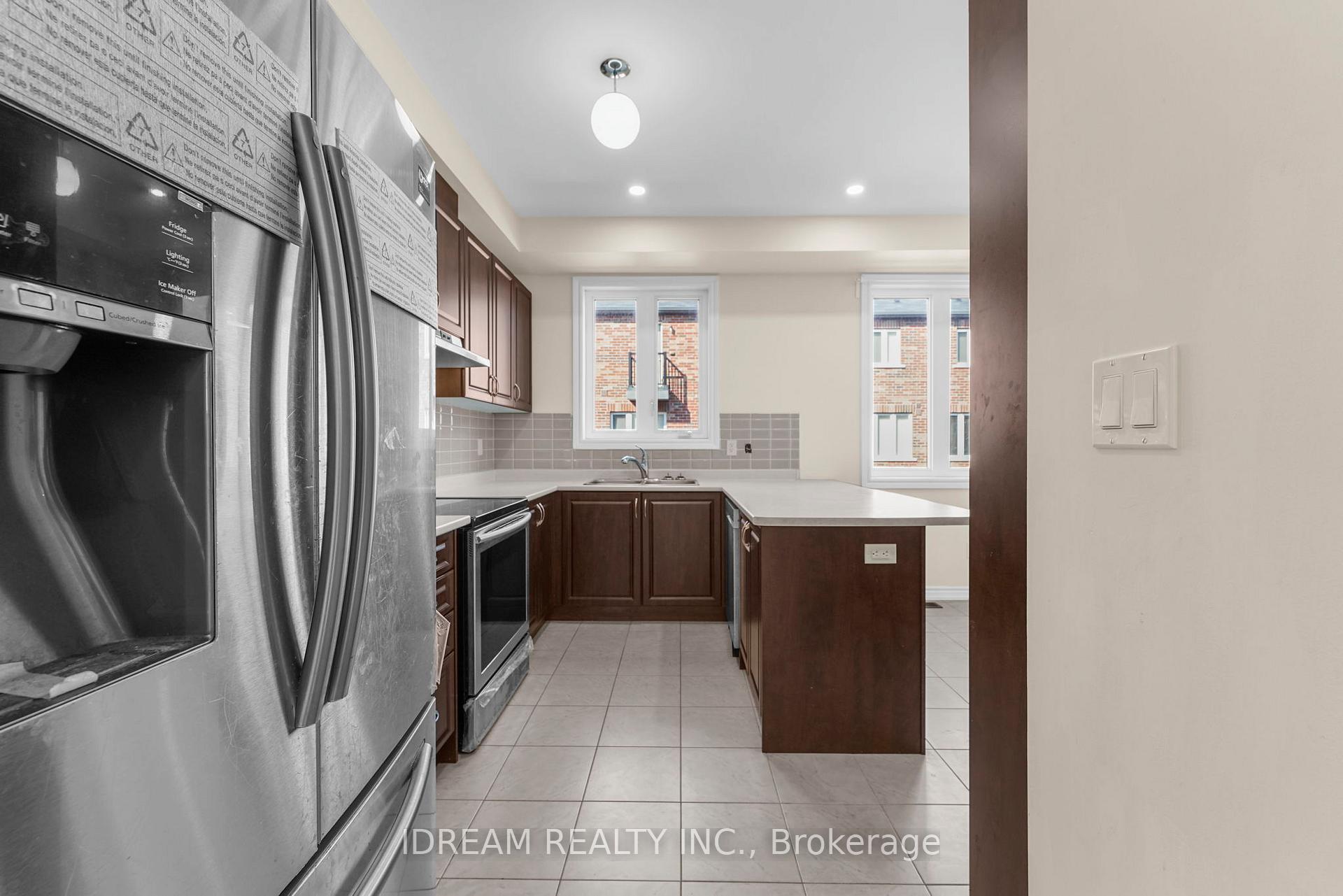 Photo 11 of 21 Miami Grove, Brampton, Heart Lake East — HOMEH