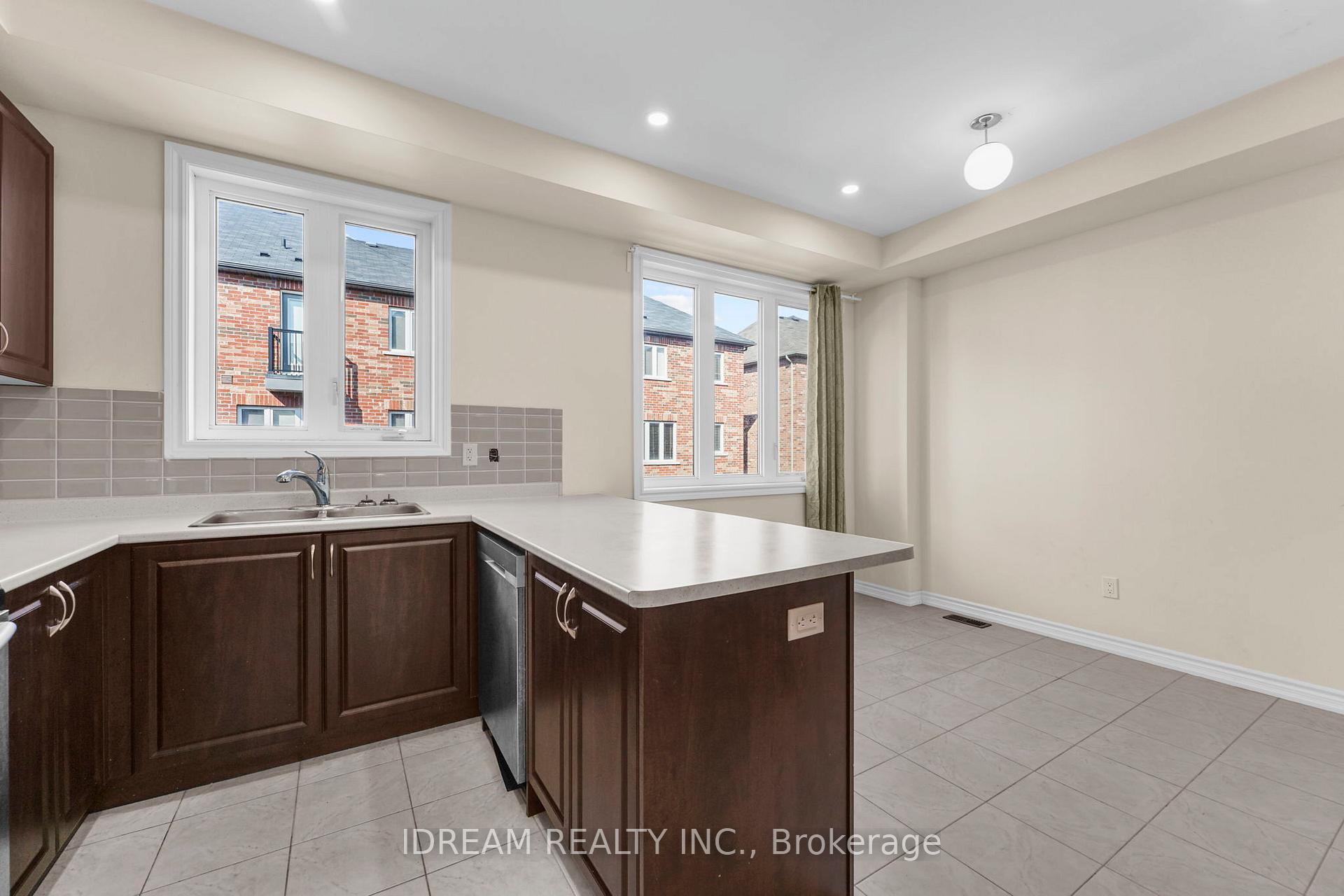 Photo 6 of 21 Miami Grove, Brampton, Heart Lake East — HOMEH