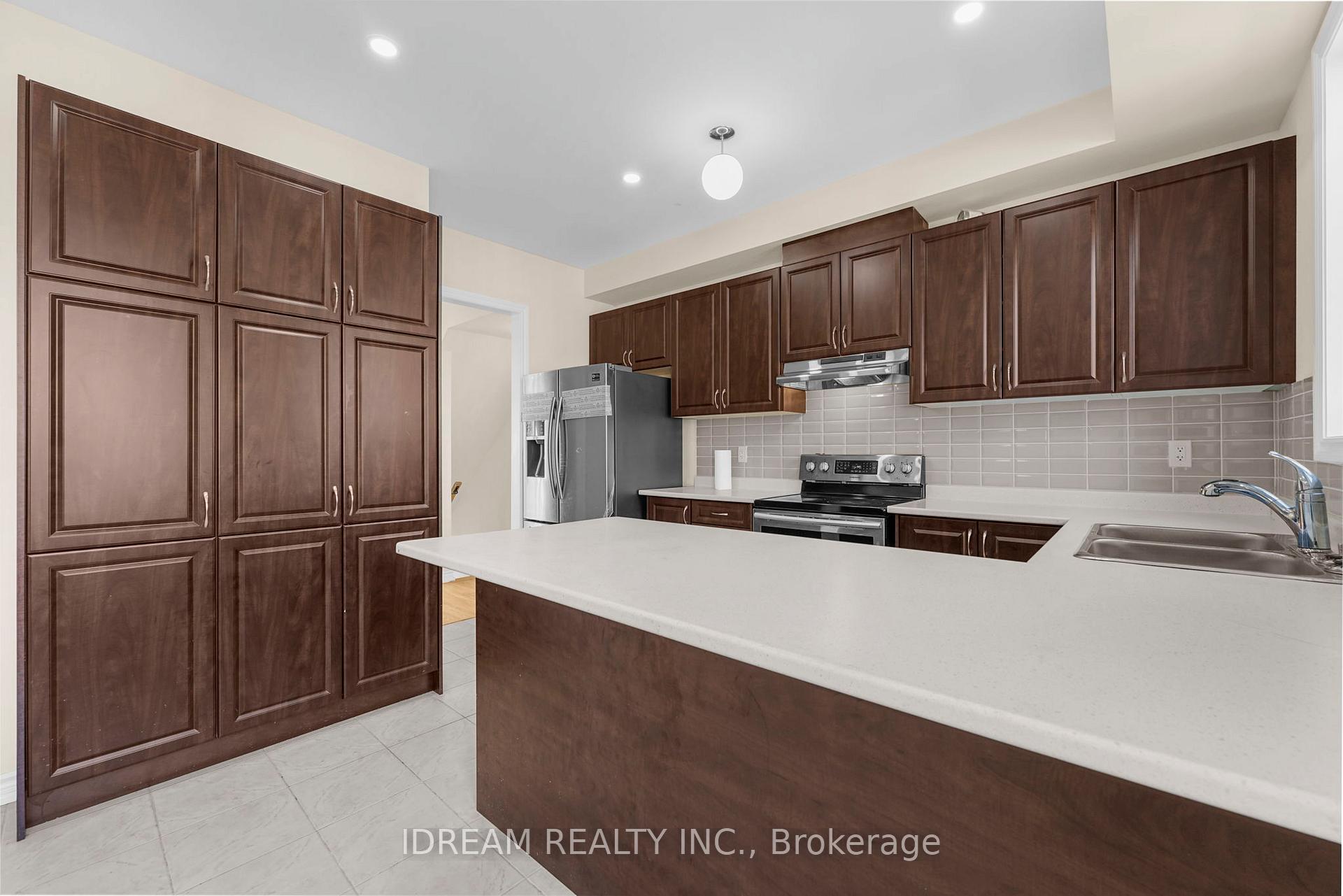 Photo 27 of 21 Miami Grove, Brampton, Heart Lake East — HOMEH
