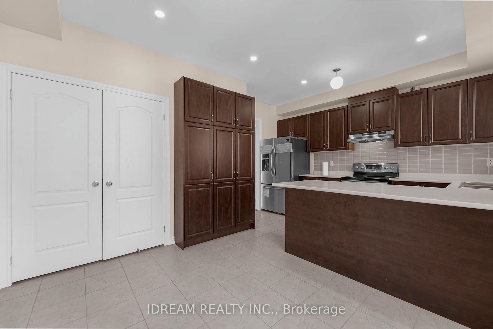 Photo 10 of 21 Miami Grove, Brampton, Heart Lake East — HOMEH