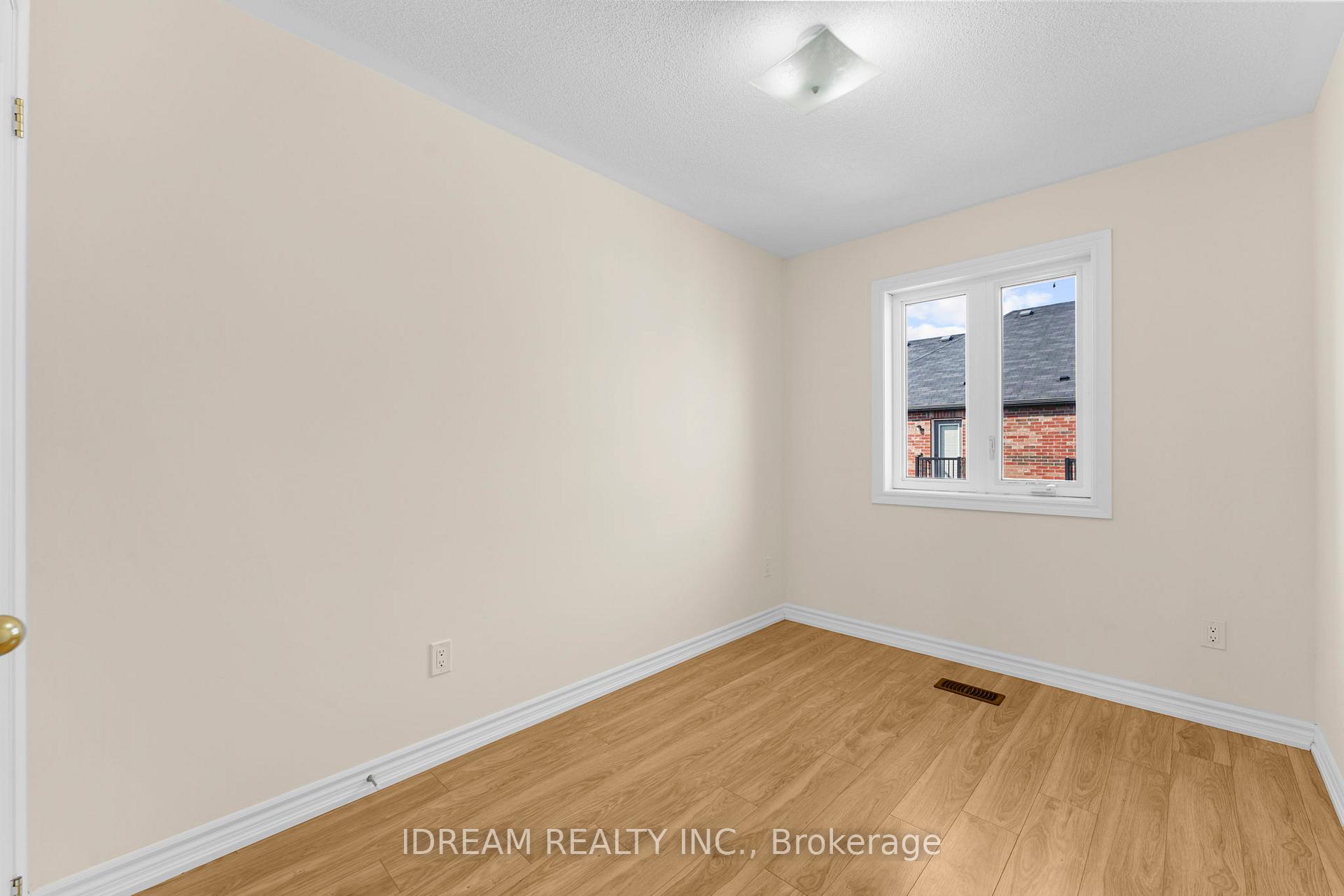 Photo 30 of 21 Miami Grove, Brampton, Heart Lake East — HOMEH