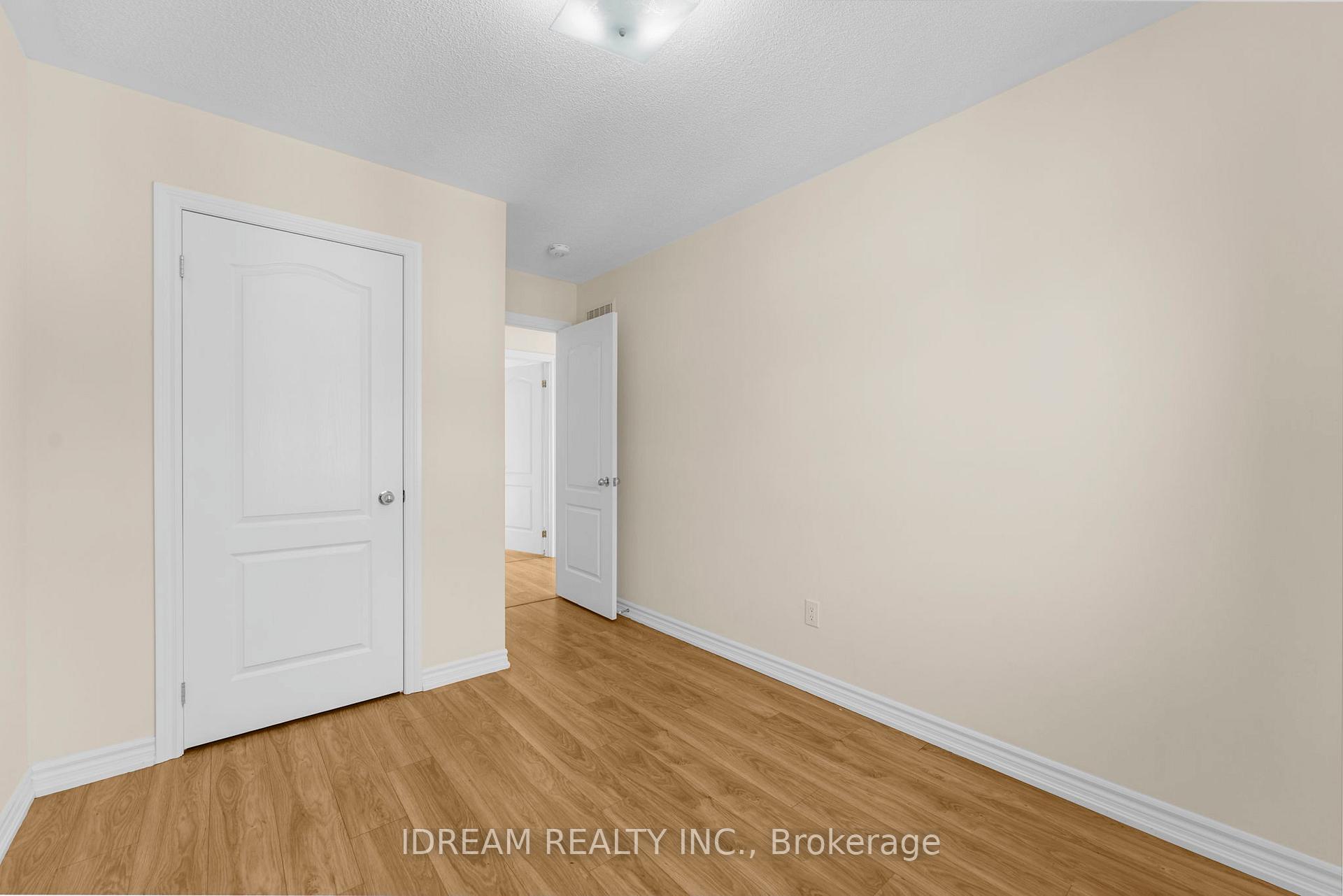 Photo 31 of 21 Miami Grove, Brampton, Heart Lake East — HOMEH