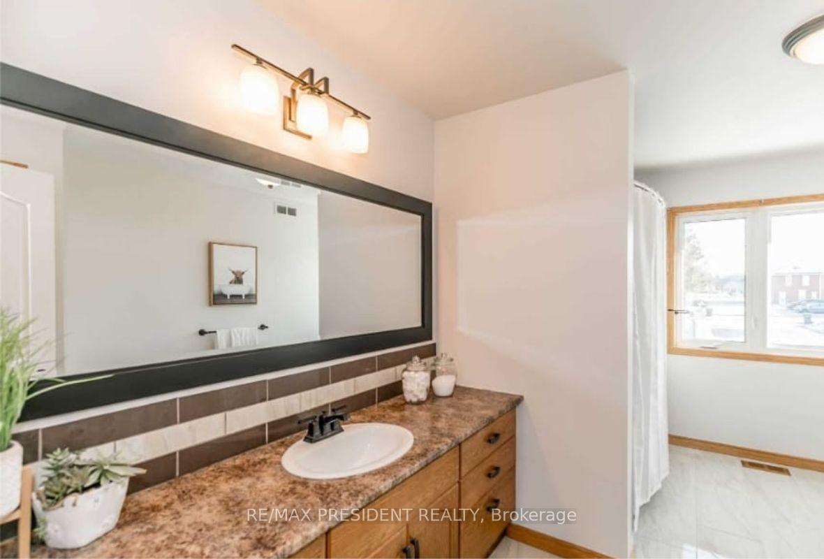 Photo 5 of 34 Mcfaul Street, Caledon, Caledon Village — HOMEH