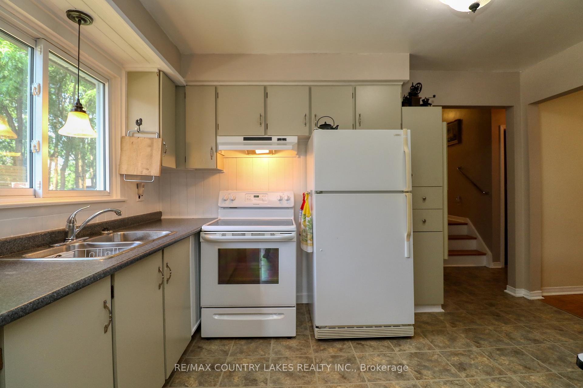 Photo 10 of 116 Seventh Street, Brock, Beaverton — HOMEH