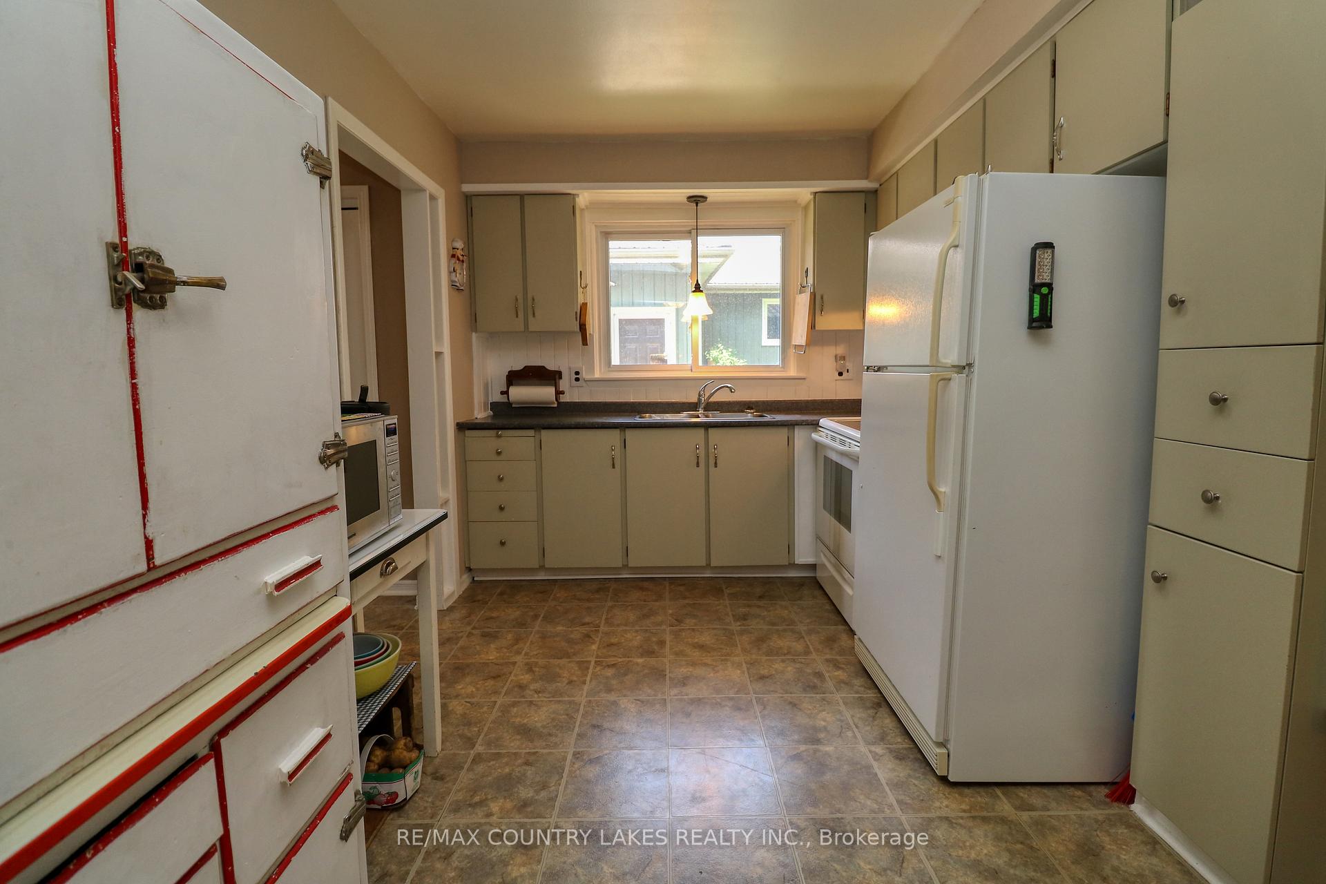 Photo 6 of 116 Seventh Street, Brock, Beaverton — HOMEH