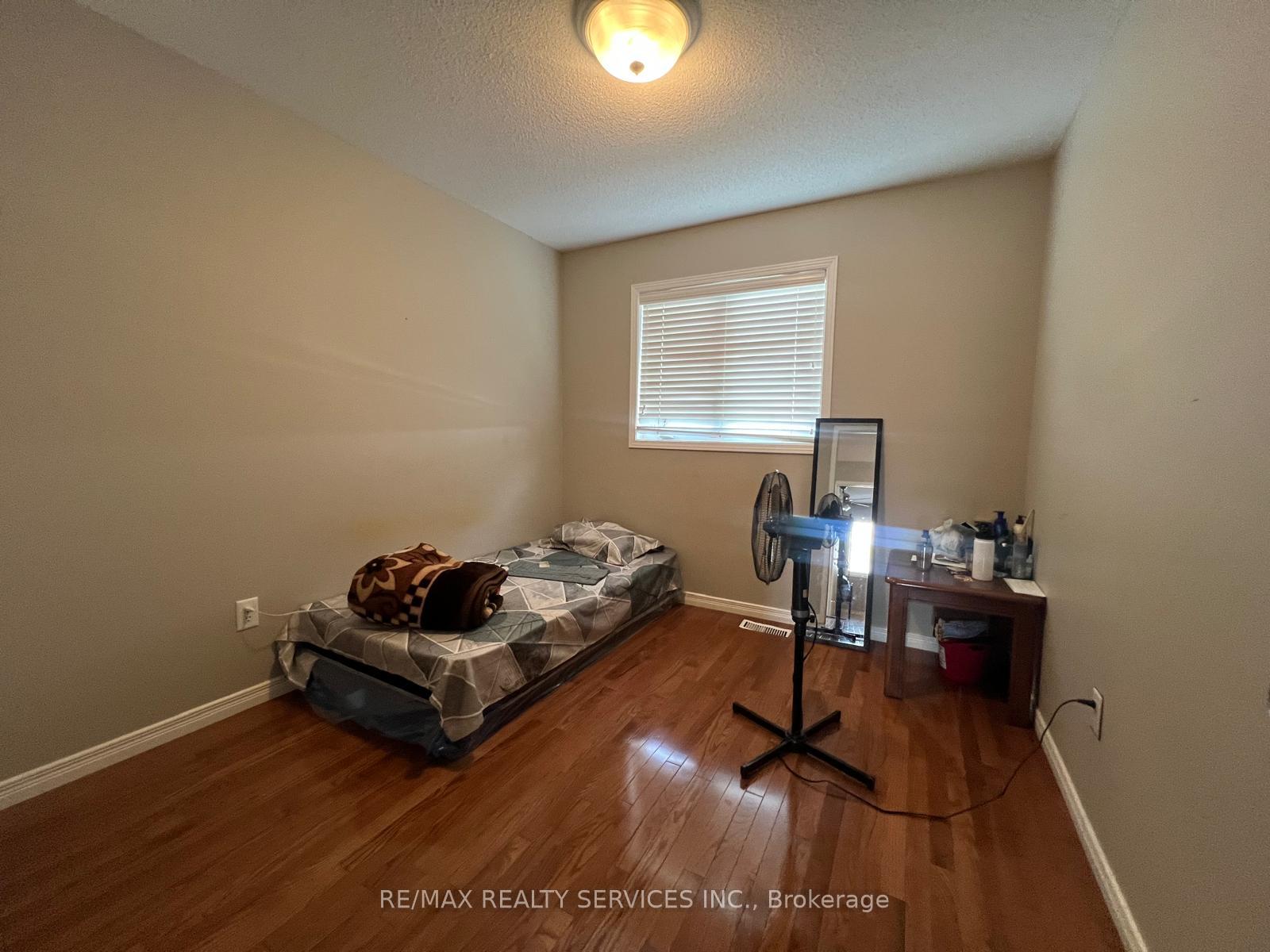 Photo 8 of 26 Mossgrove Crescent, Brampton, Northwest Sandalwood Parkway — HOMEH