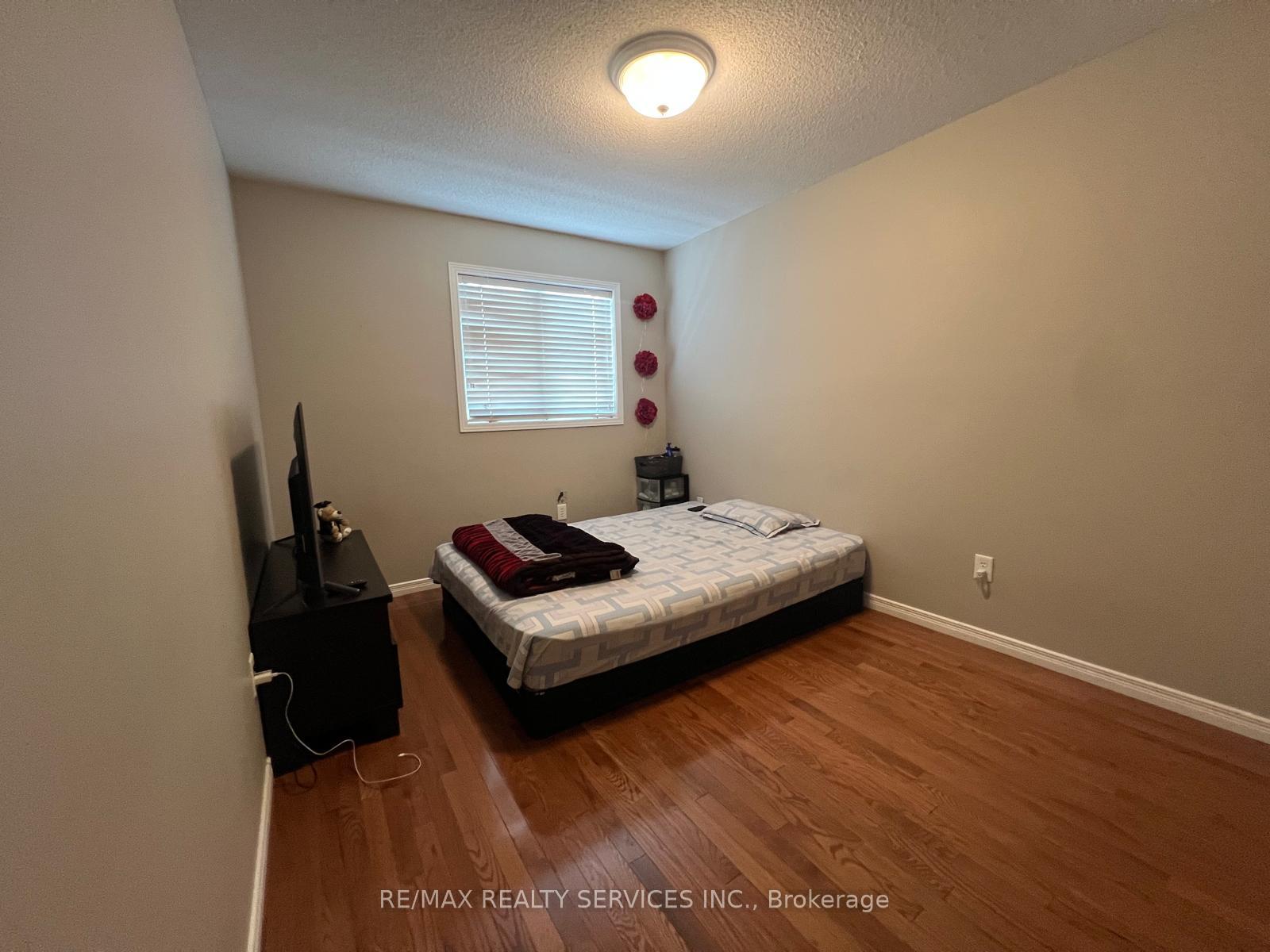 Photo 10 of 26 Mossgrove Crescent, Brampton, Northwest Sandalwood Parkway — HOMEH