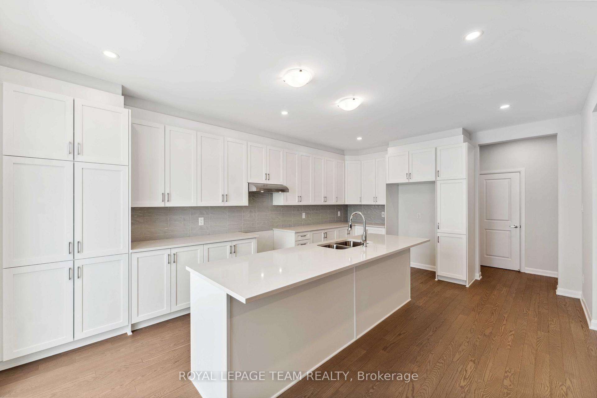Photo 3 of 630 Inver Lane, Ottawa, Barrhaven - Half Moon Bay — HOMEH