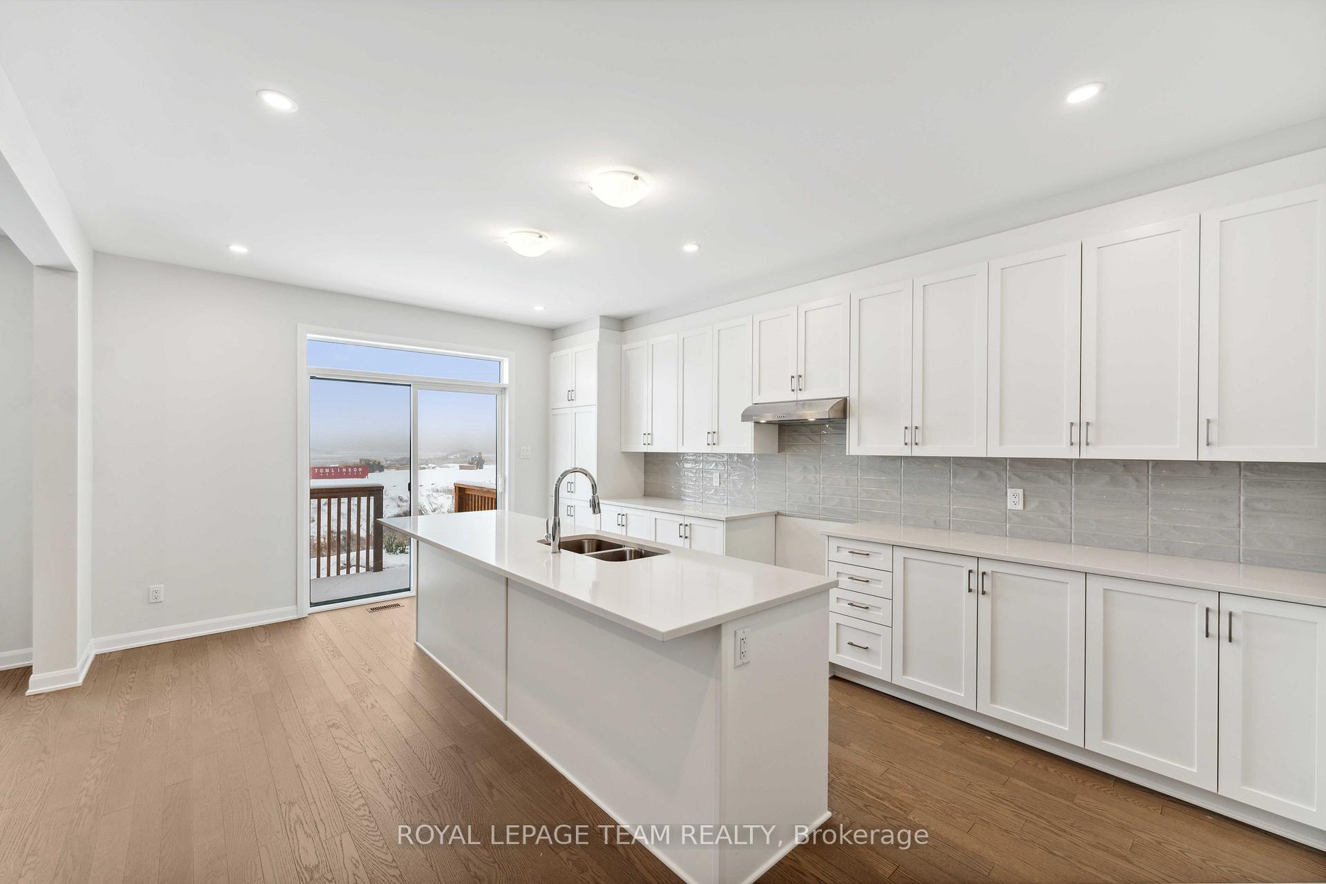 Photo 6 of 630 Inver Lane, Ottawa, Barrhaven - Half Moon Bay — HOMEH