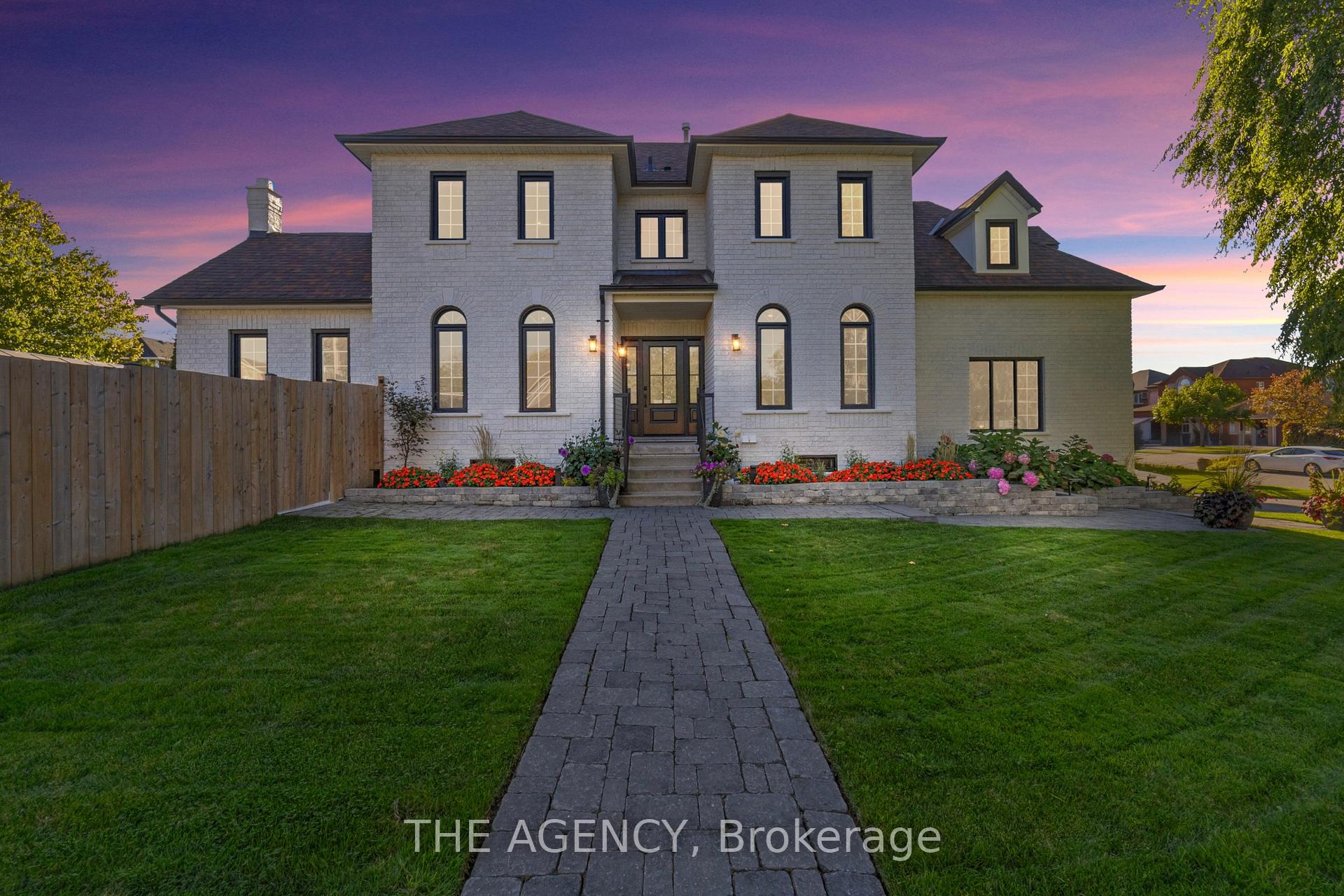 Photo 1 of 28 Fenwick Place, Hamilton, Waterdown — HOMEH