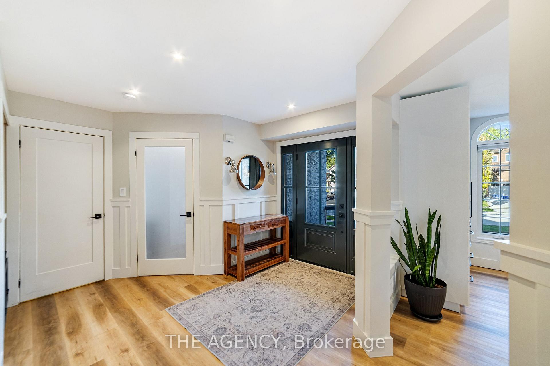 Photo 7 of 28 Fenwick Place, Hamilton, Waterdown — HOMEH