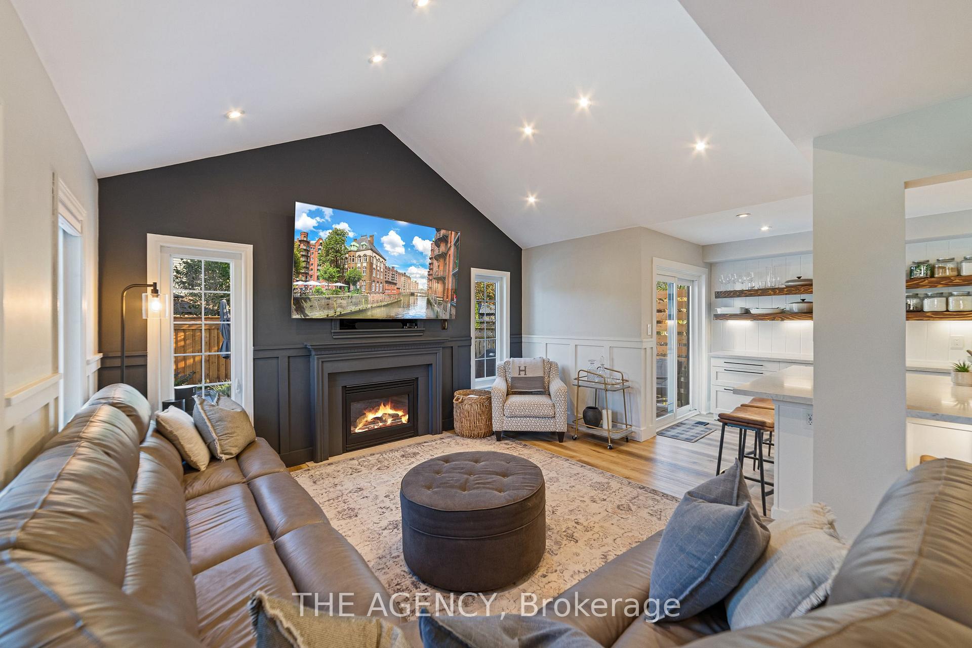 Photo 12 of 28 Fenwick Place, Hamilton, Waterdown — HOMEH