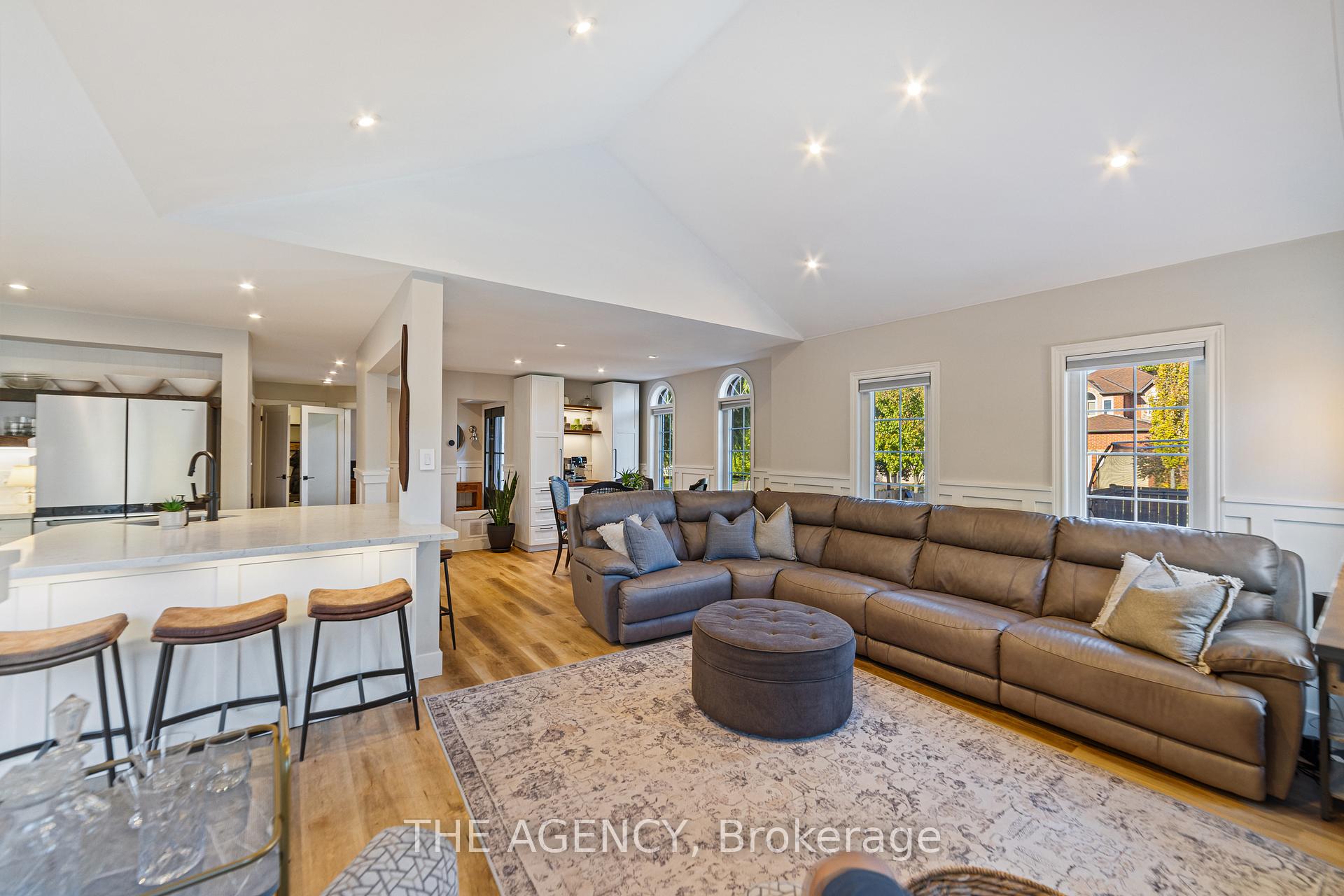 Photo 14 of 28 Fenwick Place, Hamilton, Waterdown — HOMEH
