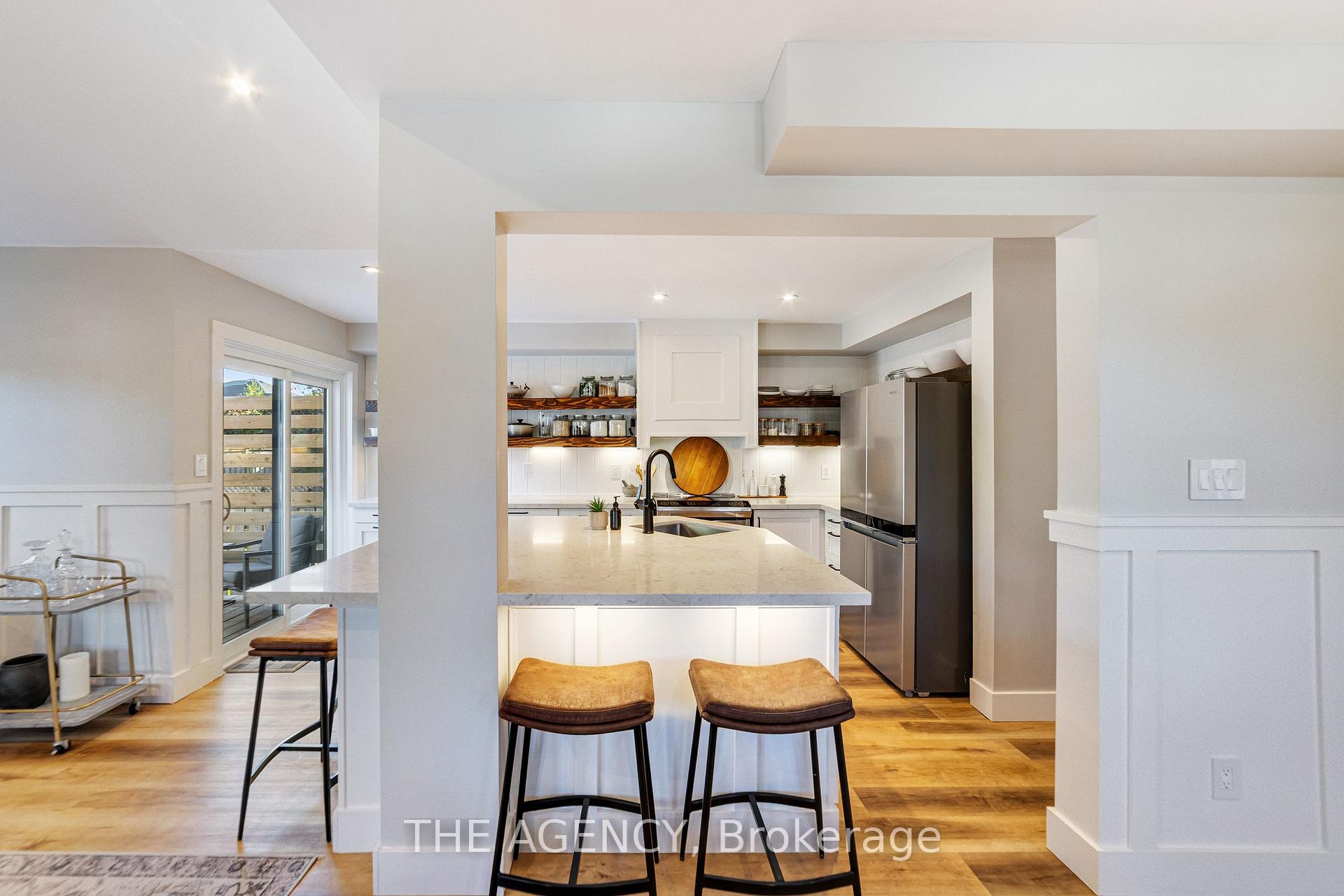 Photo 15 of 28 Fenwick Place, Hamilton, Waterdown — HOMEH