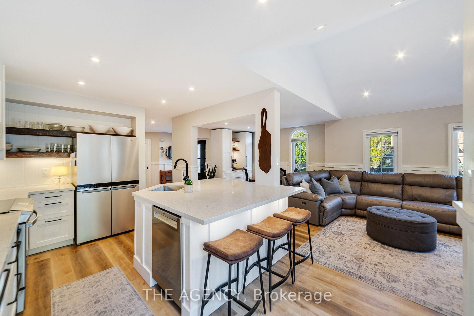 Photo 17 of 28 Fenwick Place, Hamilton, Waterdown — HOMEH