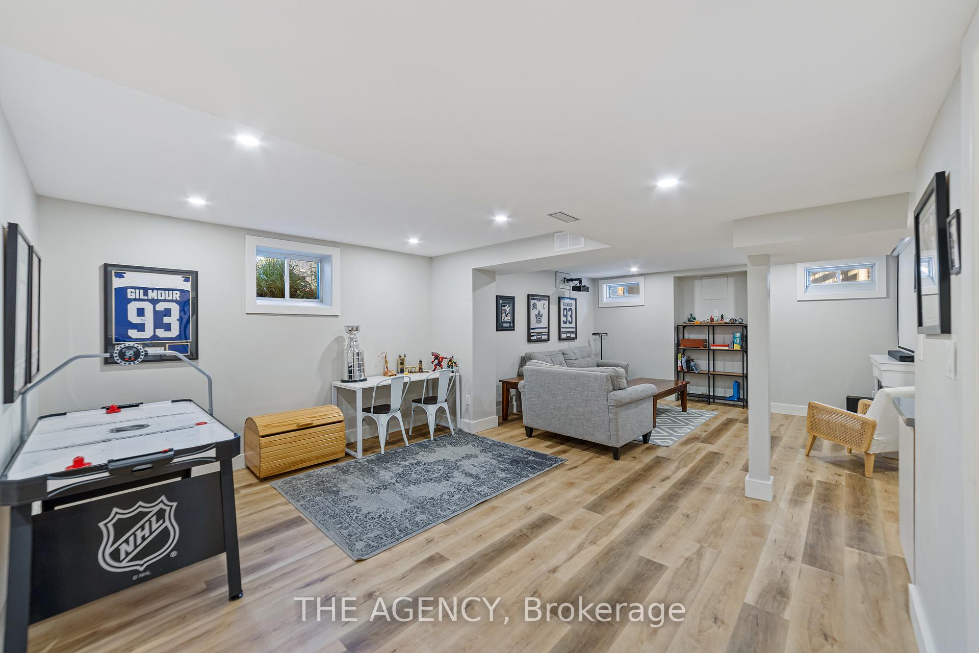 Photo 33 of 28 Fenwick Place, Hamilton, Waterdown — HOMEH