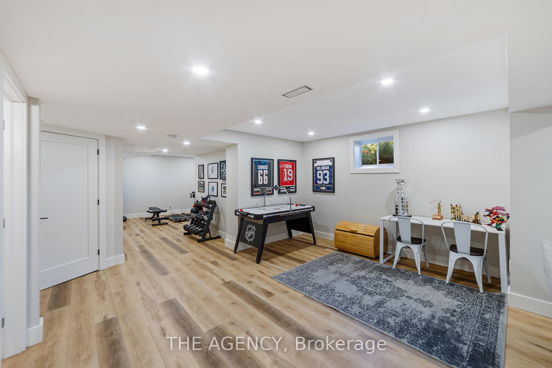 Photo 34 of 28 Fenwick Place, Hamilton, Waterdown — HOMEH