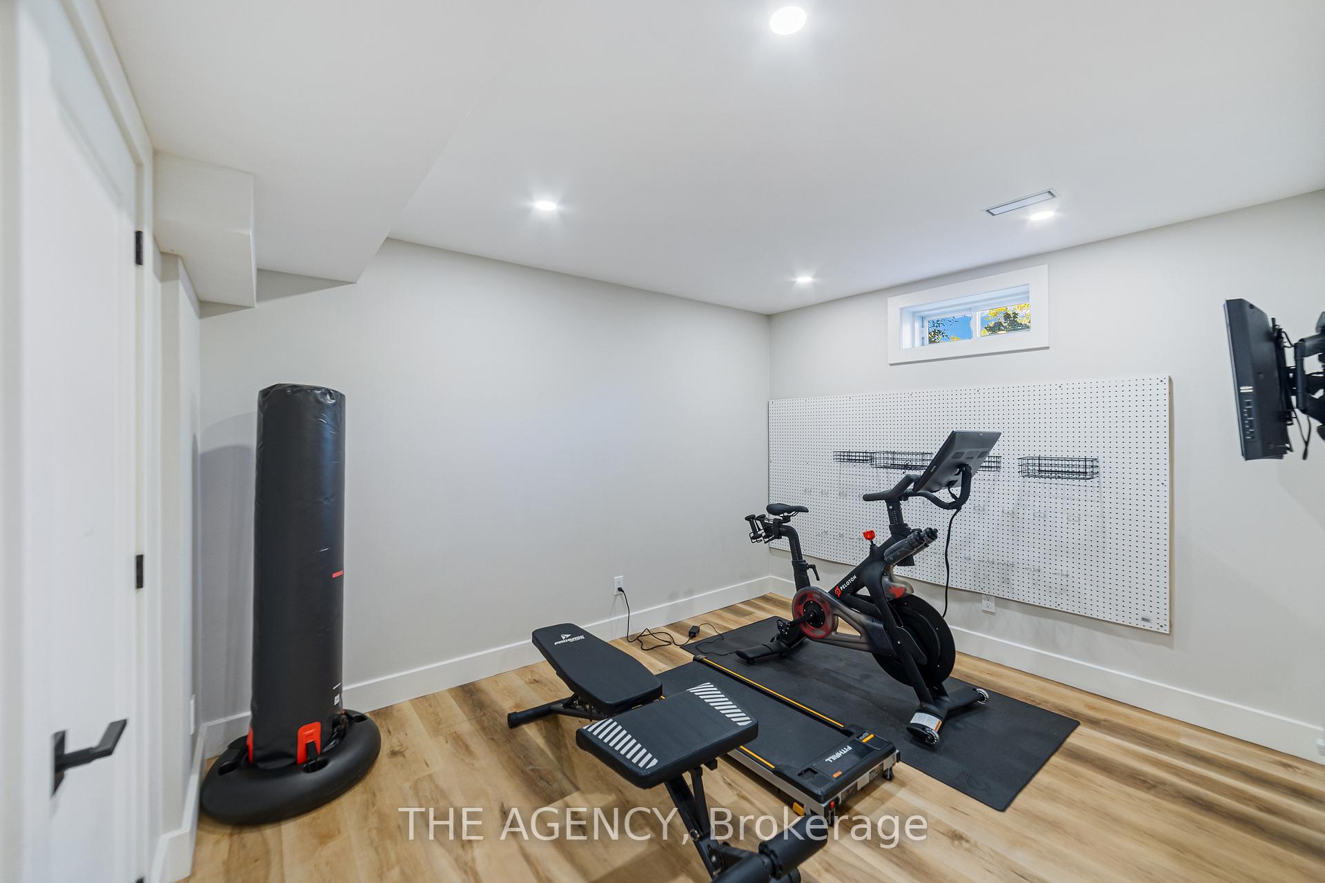 Photo 35 of 28 Fenwick Place, Hamilton, Waterdown — HOMEH