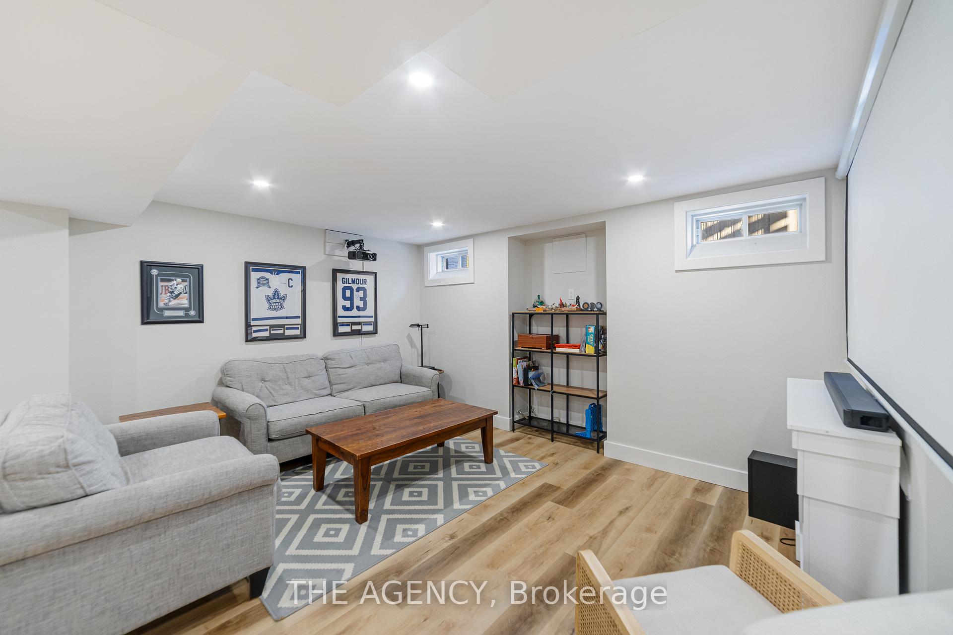 Photo 36 of 28 Fenwick Place, Hamilton, Waterdown — HOMEH