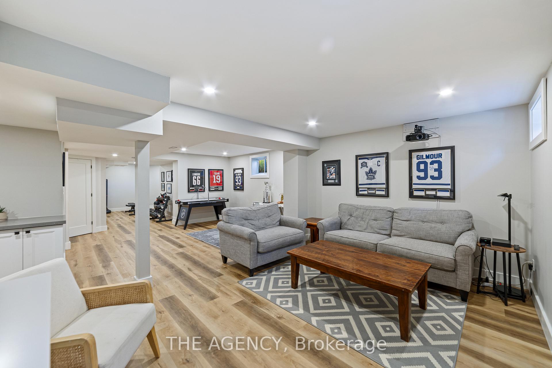 Photo 38 of 28 Fenwick Place, Hamilton, Waterdown — HOMEH