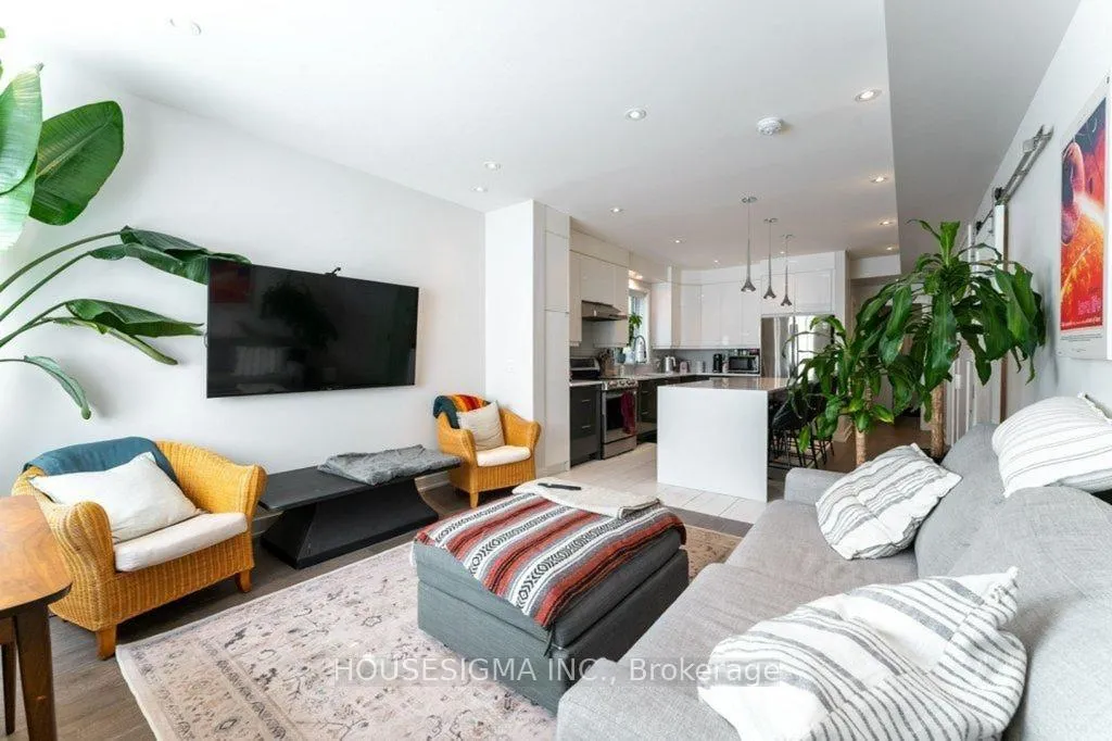 Photo 5 of Unit Unit 3, 167 Quebec Avenue, Toronto, High Park North — HOMEH