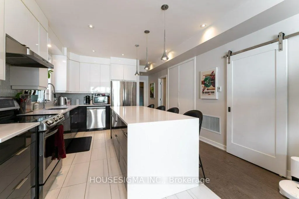 Photo 7 of Unit Unit 3, 167 Quebec Avenue, Toronto, High Park North — HOMEH