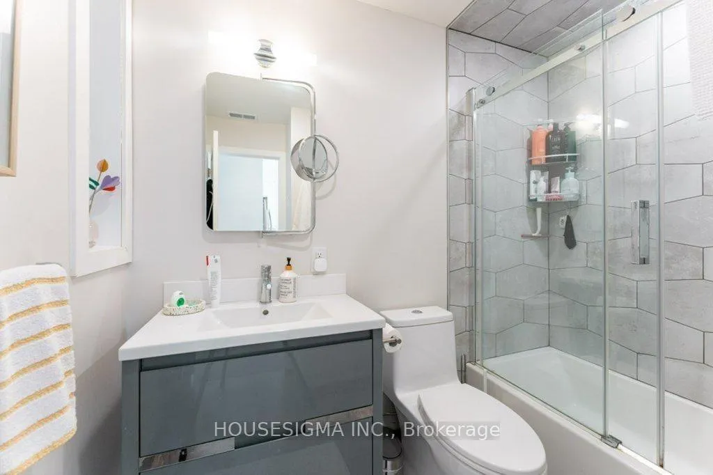 Photo 8 of Unit Unit 3, 167 Quebec Avenue, Toronto, High Park North — HOMEH
