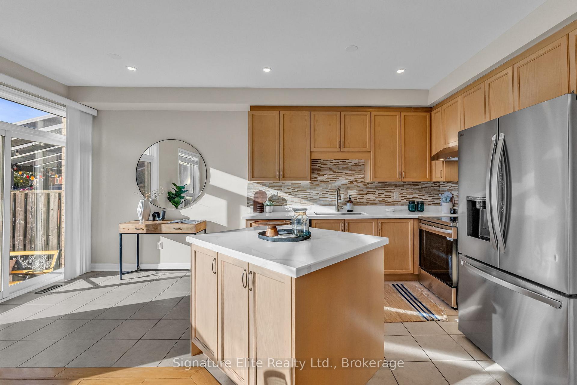 Photo 11 of 124 Rocky Point Crescent, Brampton, Madoc — HOMEH