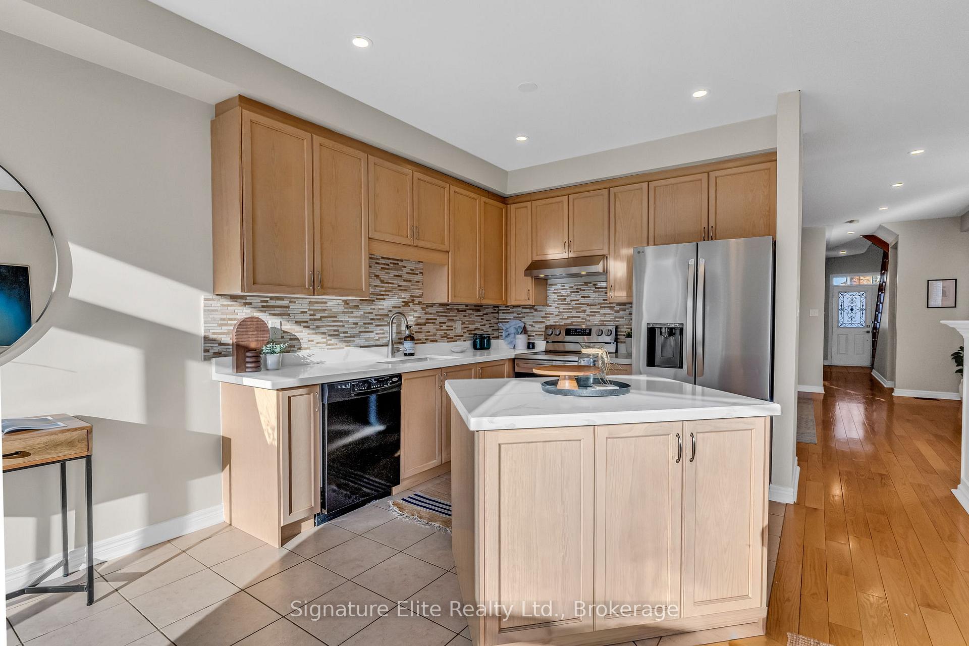 Photo 12 of 124 Rocky Point Crescent, Brampton, Madoc — HOMEH