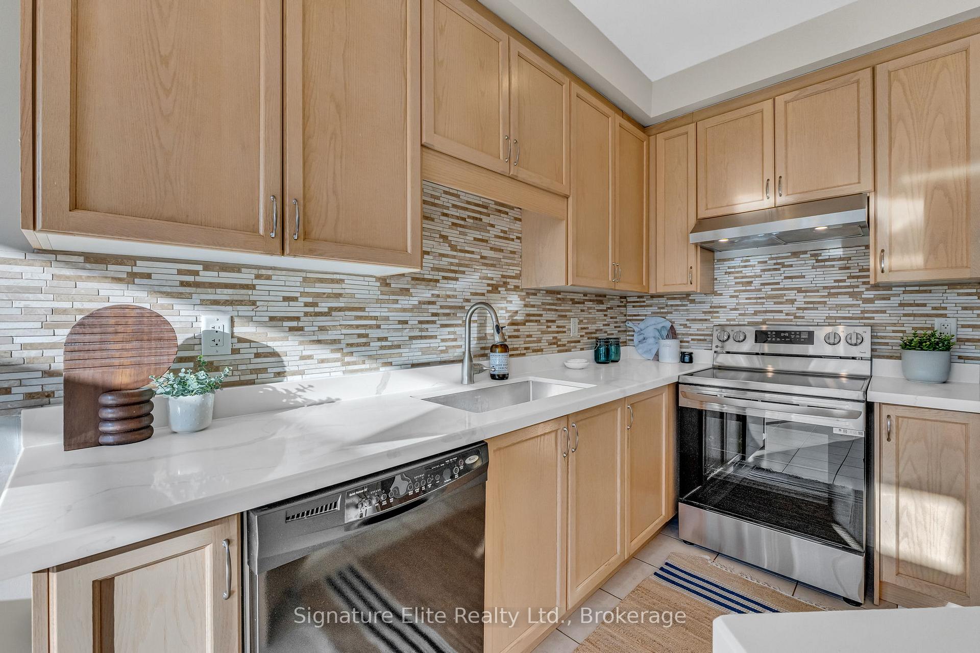 Photo 13 of 124 Rocky Point Crescent, Brampton, Madoc — HOMEH