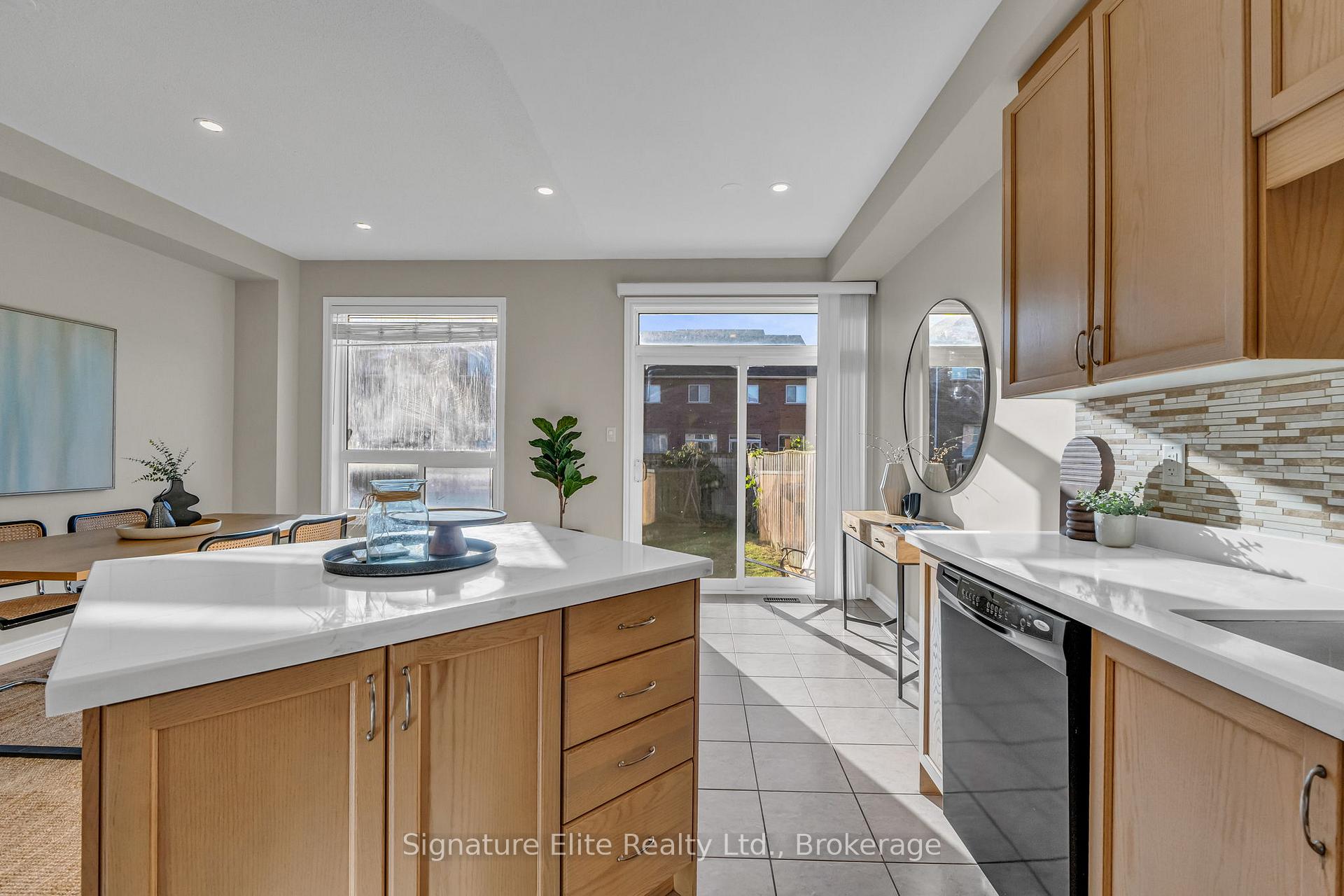 Photo 14 of 124 Rocky Point Crescent, Brampton, Madoc — HOMEH