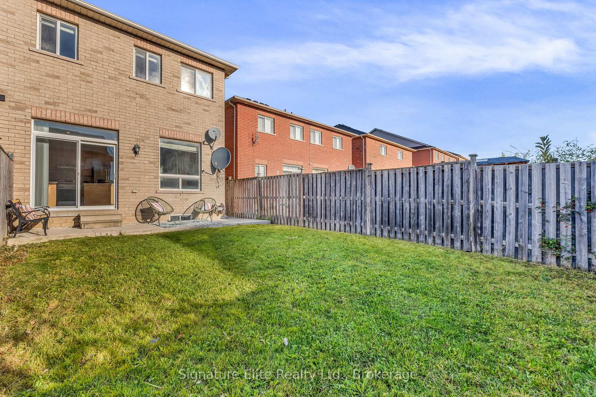 Photo 18 of 124 Rocky Point Crescent, Brampton, Madoc — HOMEH