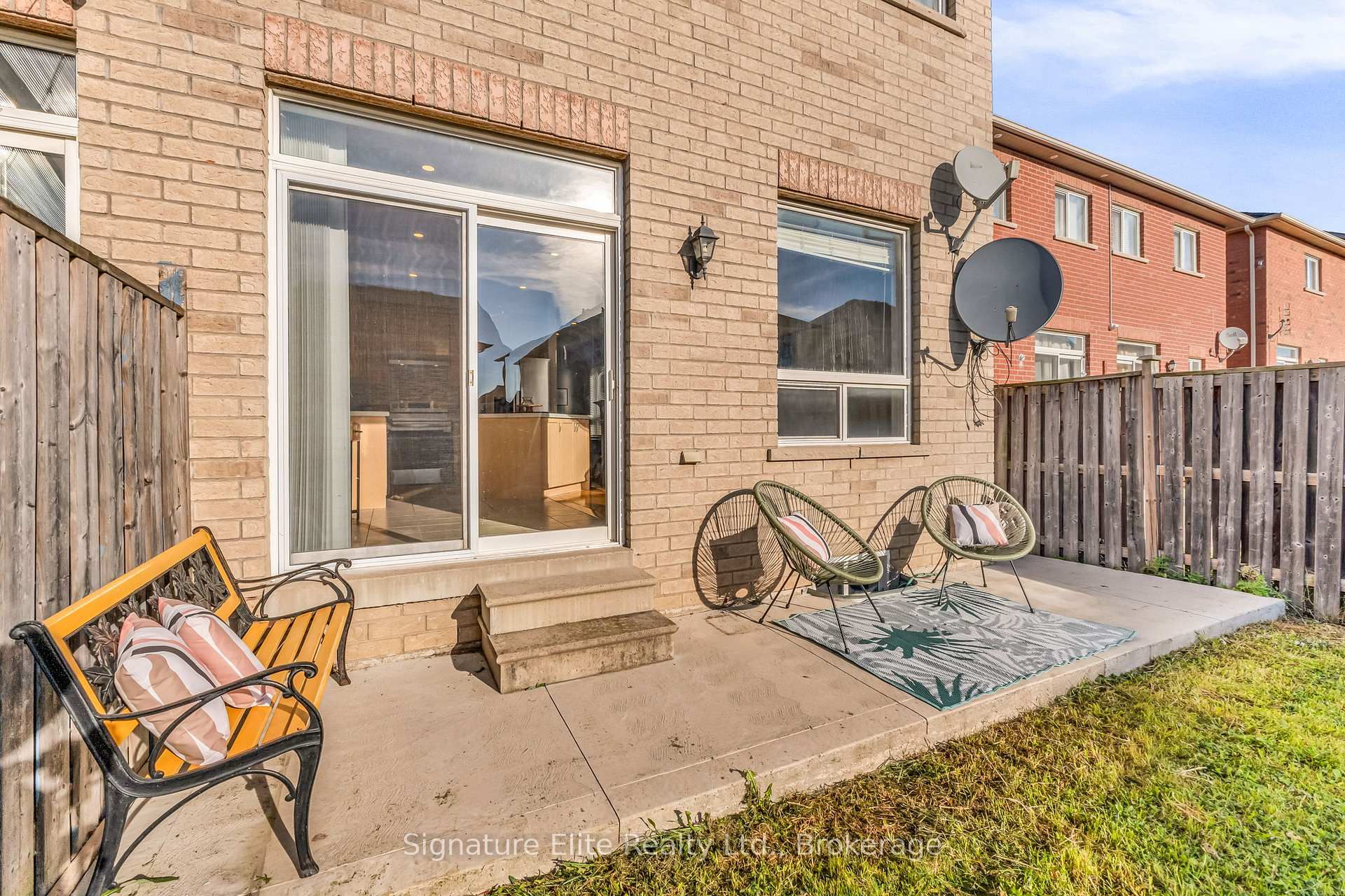 Photo 20 of 124 Rocky Point Crescent, Brampton, Madoc — HOMEH