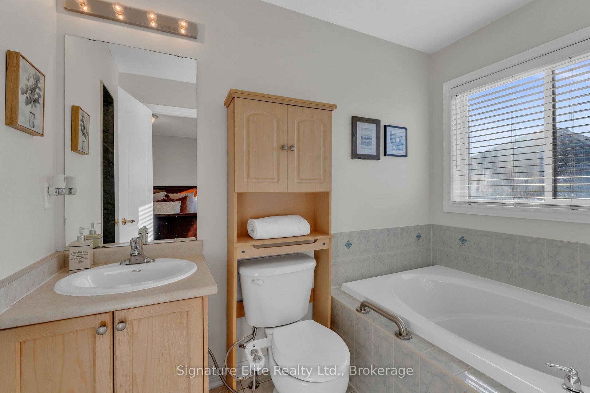 Photo 27 of 124 Rocky Point Crescent, Brampton, Madoc — HOMEH